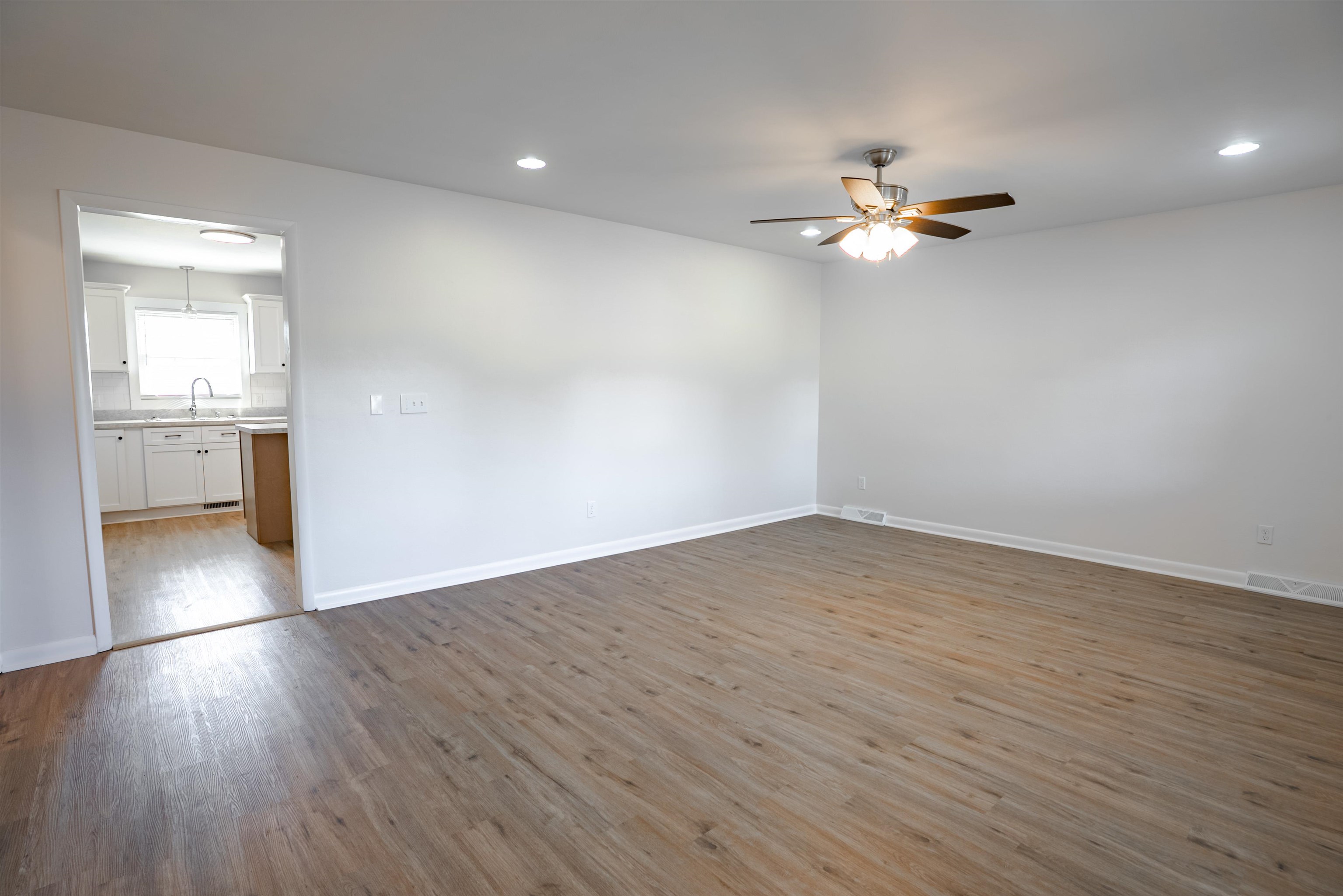 2504 Baylor Place, Owensboro, Kentucky 42301, 3 Bedrooms Bedrooms, ,2 BathroomsBathrooms,Single Family Residence,For Sale,Baylor Place,91784