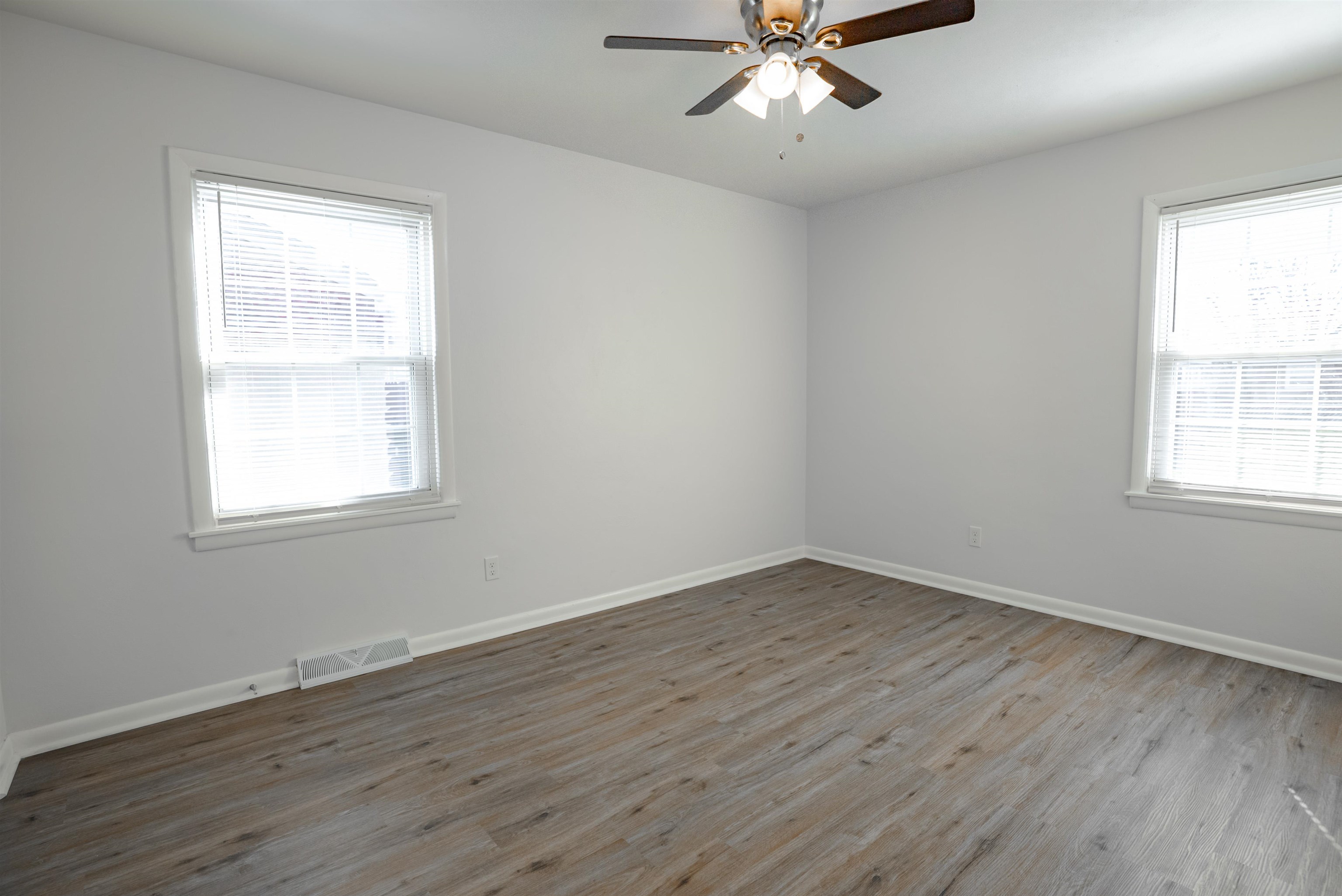 2504 Baylor Place, Owensboro, Kentucky 42301, 3 Bedrooms Bedrooms, ,2 BathroomsBathrooms,Single Family Residence,For Sale,Baylor Place,91784