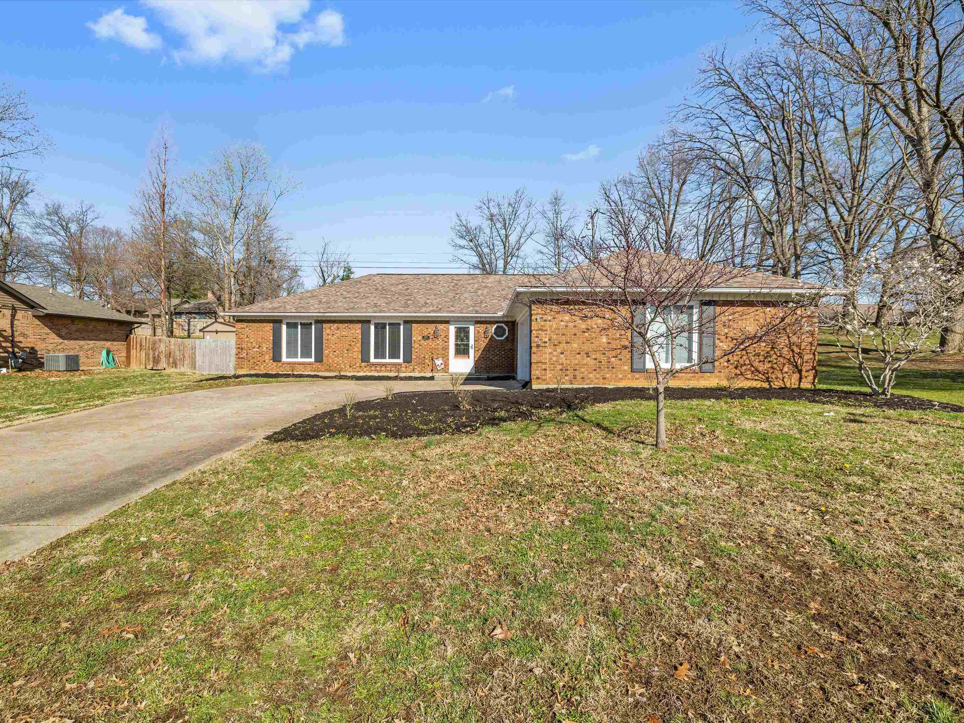 2309 Becklynn Drive, Owensboro, Kentucky 42303, 4 Bedrooms Bedrooms, ,2 BathroomsBathrooms,Single Family Residence,For Sale,Becklynn Drive,91796