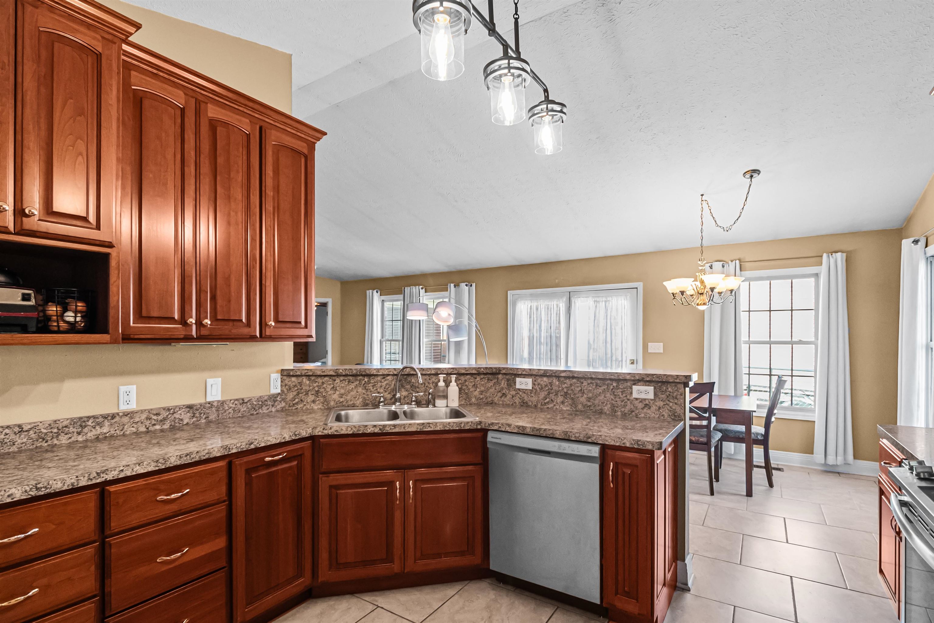 185 Partridge Loop, Owensboro, Kentucky 42301, 3 Bedrooms Bedrooms, ,2 BathroomsBathrooms,Single Family Residence,For Sale,Partridge Loop,91800
