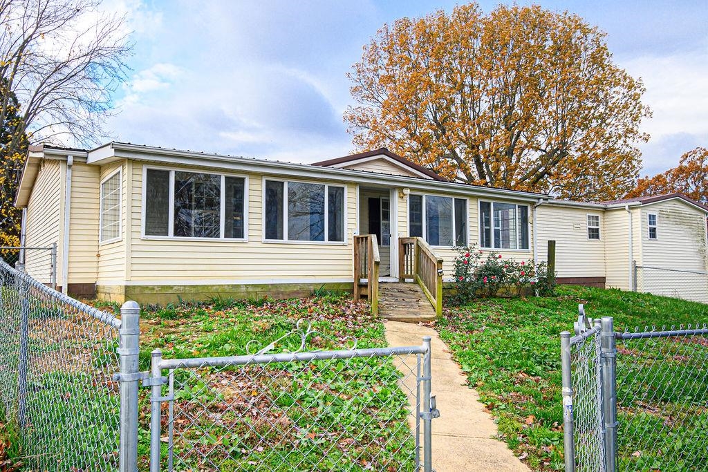 1019 Friendship Road, Reynolds Station, Kentucky 42368, 3 Bedrooms Bedrooms, ,2 BathroomsBathrooms,Manufactured On Land,For Sale,Friendship Road,91803