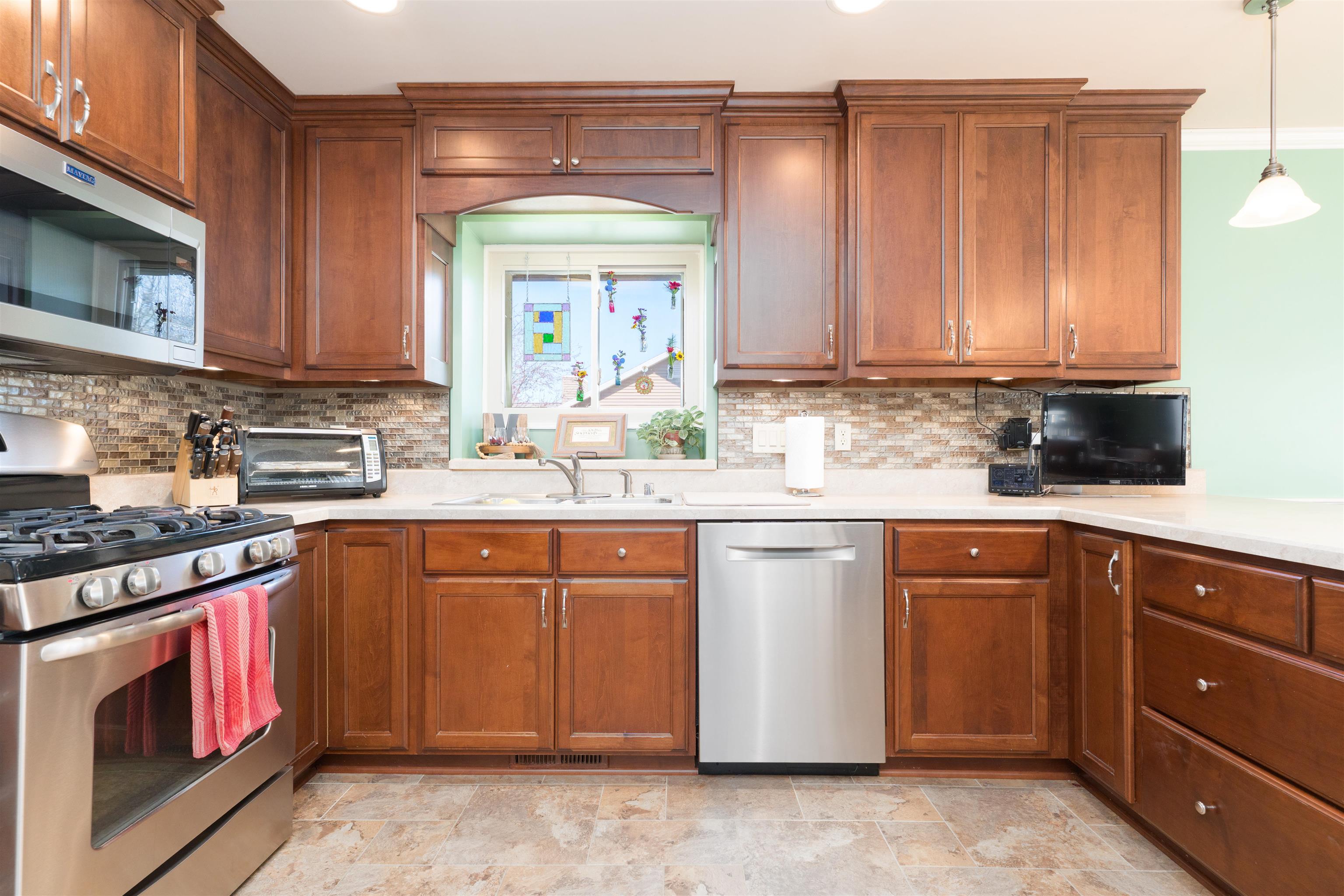 2605 Eastland Dr, Owensboro, Kentucky 42303, 3 Bedrooms Bedrooms, ,2 BathroomsBathrooms,Single Family Residence,For Sale,Eastland Dr,91813