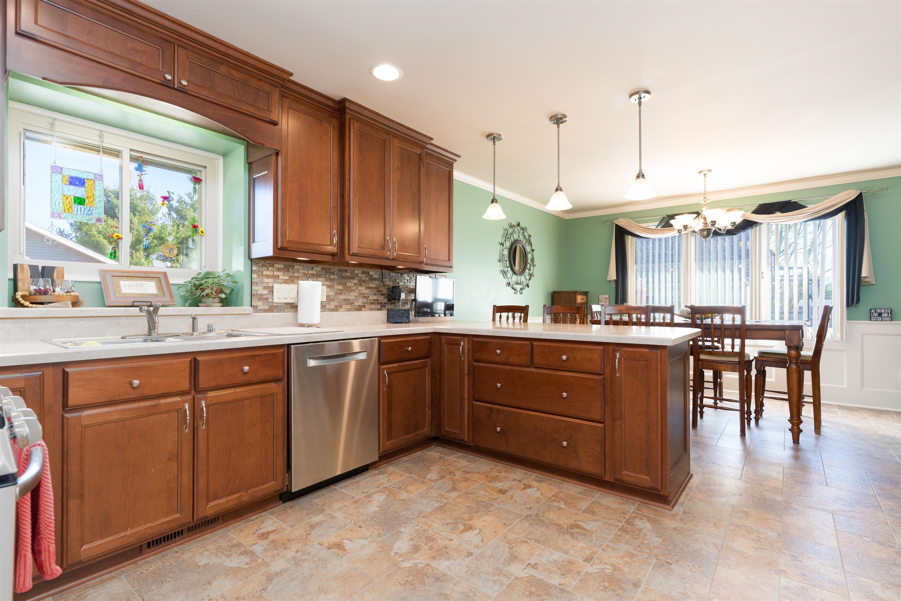 2605 Eastland Dr, Owensboro, Kentucky 42303, 3 Bedrooms Bedrooms, ,2 BathroomsBathrooms,Single Family Residence,For Sale,Eastland Dr,91813