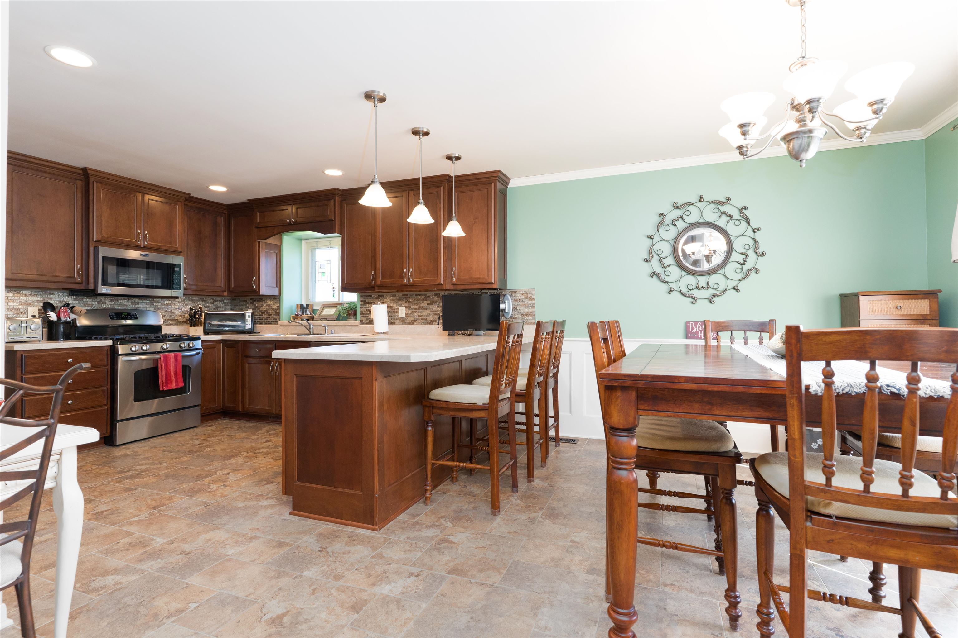 2605 Eastland Dr, Owensboro, Kentucky 42303, 3 Bedrooms Bedrooms, ,2 BathroomsBathrooms,Single Family Residence,For Sale,Eastland Dr,91813