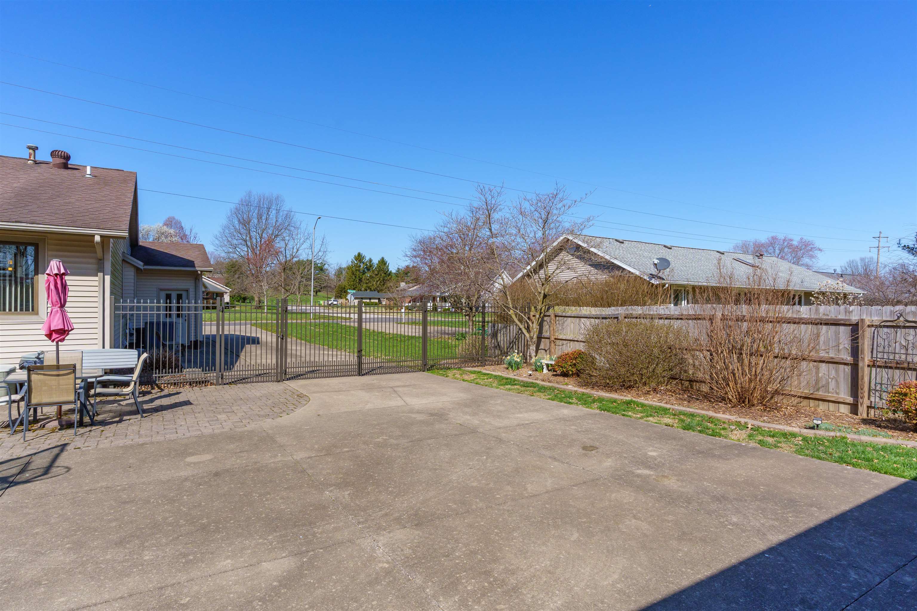 2605 Eastland Dr, Owensboro, Kentucky 42303, 3 Bedrooms Bedrooms, ,2 BathroomsBathrooms,Single Family Residence,For Sale,Eastland Dr,91813