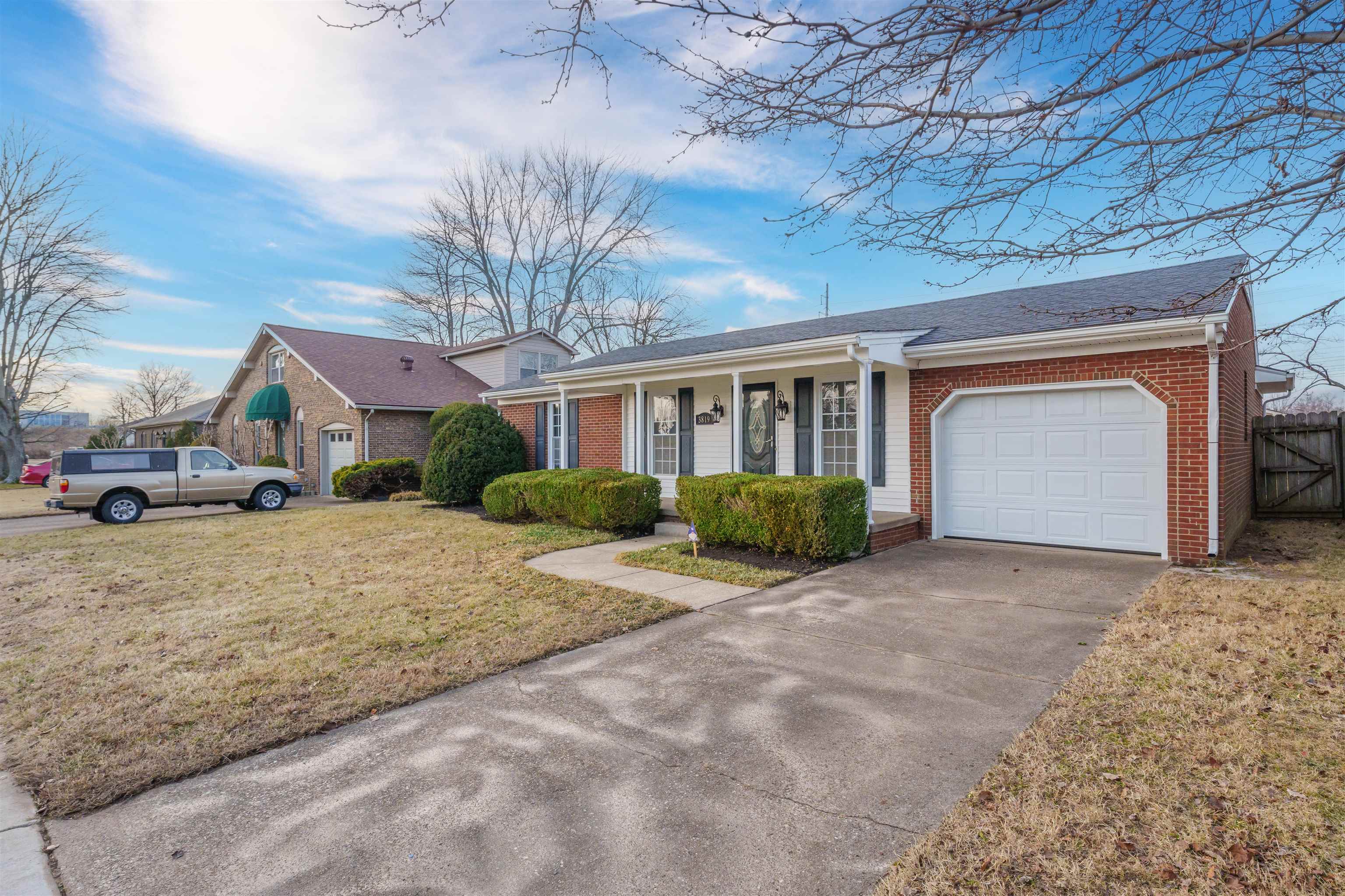 3819 Greenfield Ln, Owensboro, Kentucky 42301, 3 Bedrooms Bedrooms, ,1 BathroomBathrooms,Single Family Residence,For Sale,Greenfield Ln,91821