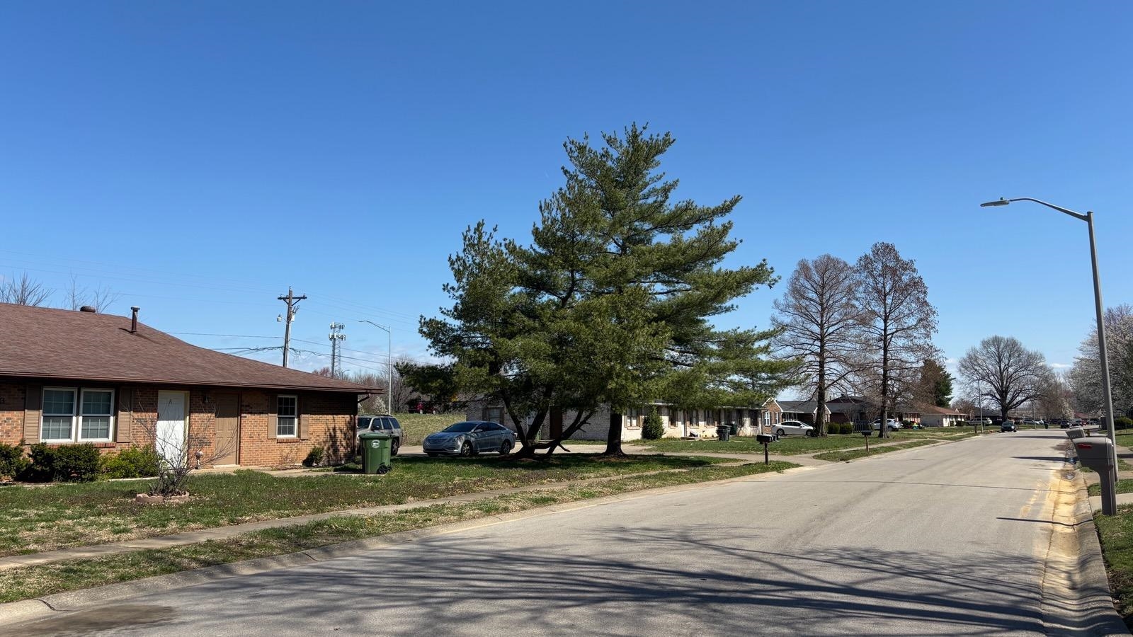 2213 2225, 2301, 2309, 2317, 2325, 2349 Yewells Landing N, Owensboro, Kentucky 42303, ,Multi-unit,For Sale,2225,2301,2309,2317,2325,2349 Yewells Landing N,91824