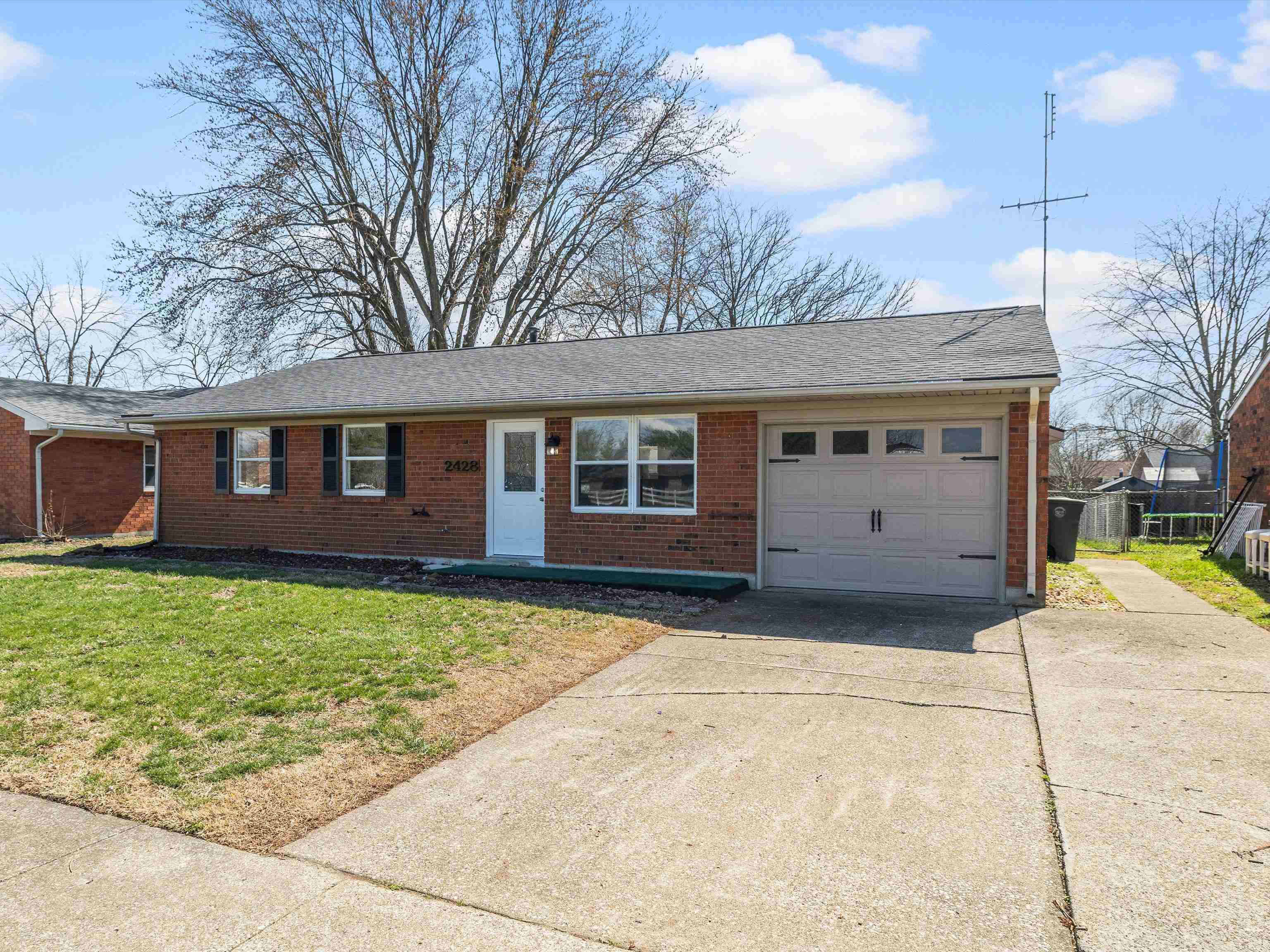 2428 Tamarack Road, Owensboro, Kentucky 42301, 3 Bedrooms Bedrooms, ,1 BathroomBathrooms,Single Family Residence,For Sale,Tamarack Road,91827