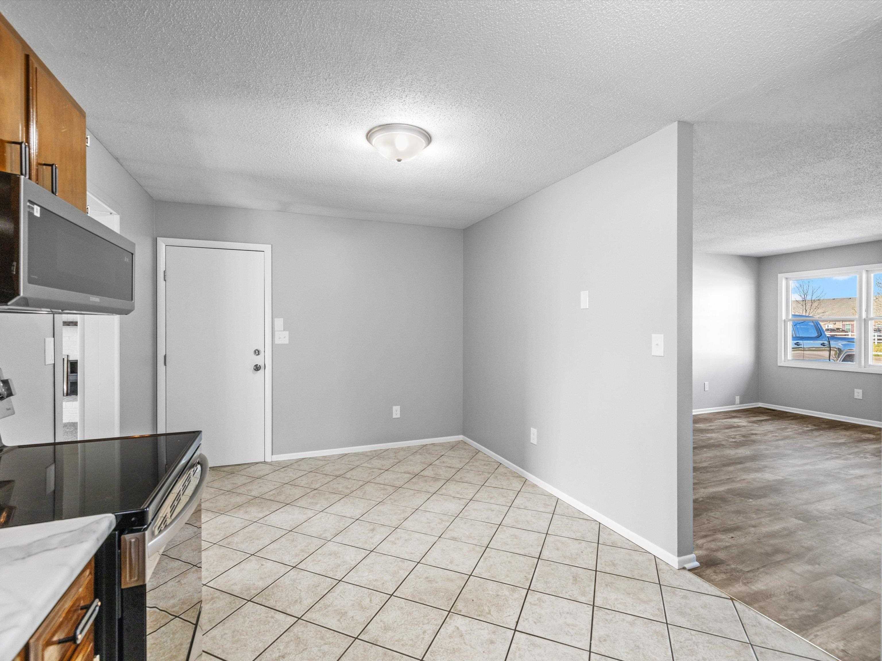 2428 Tamarack Road, Owensboro, Kentucky 42301, 3 Bedrooms Bedrooms, ,1 BathroomBathrooms,Single Family Residence,For Sale,Tamarack Road,91827