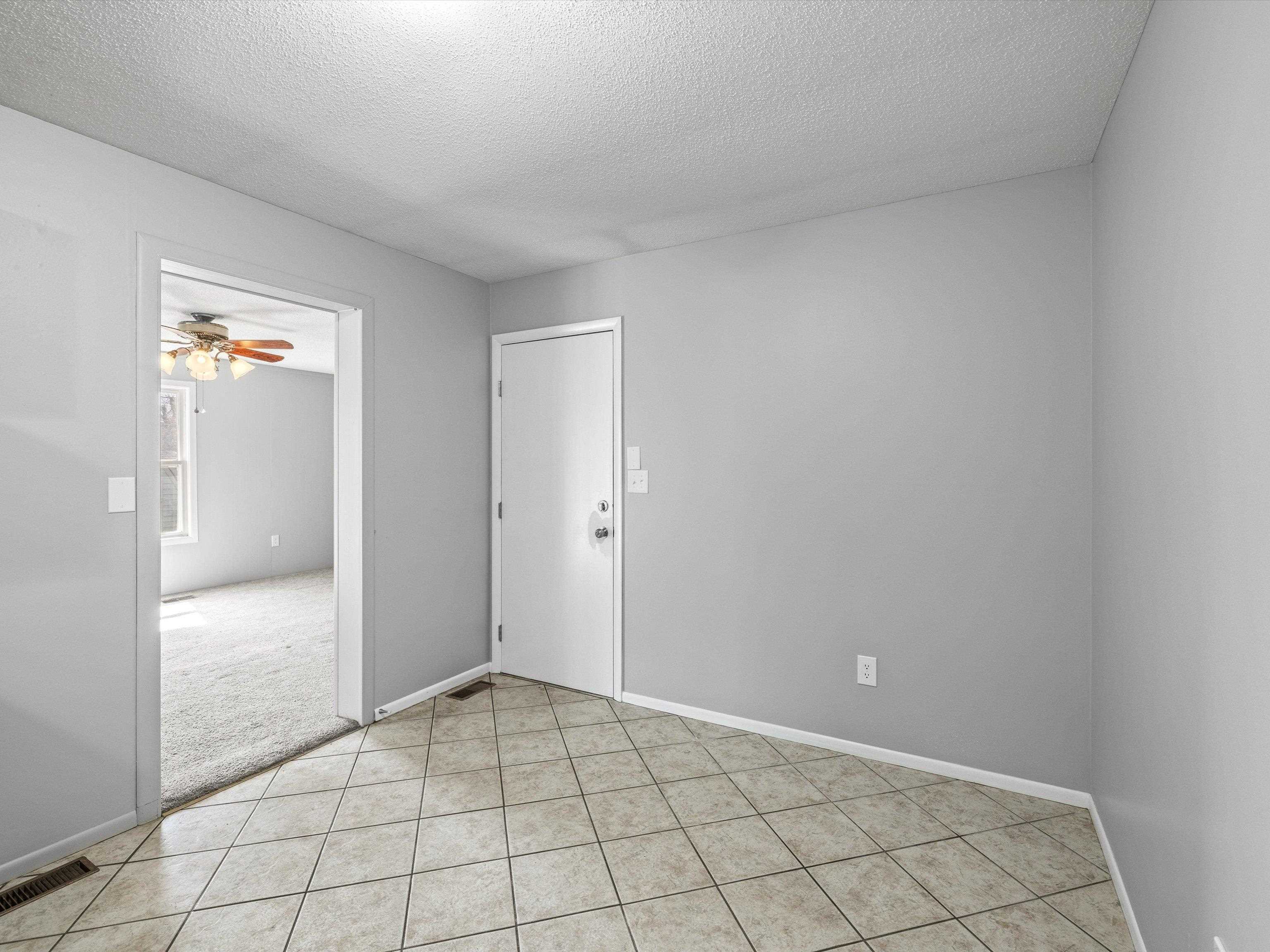 2428 Tamarack Road, Owensboro, Kentucky 42301, 3 Bedrooms Bedrooms, ,1 BathroomBathrooms,Single Family Residence,For Sale,Tamarack Road,91827