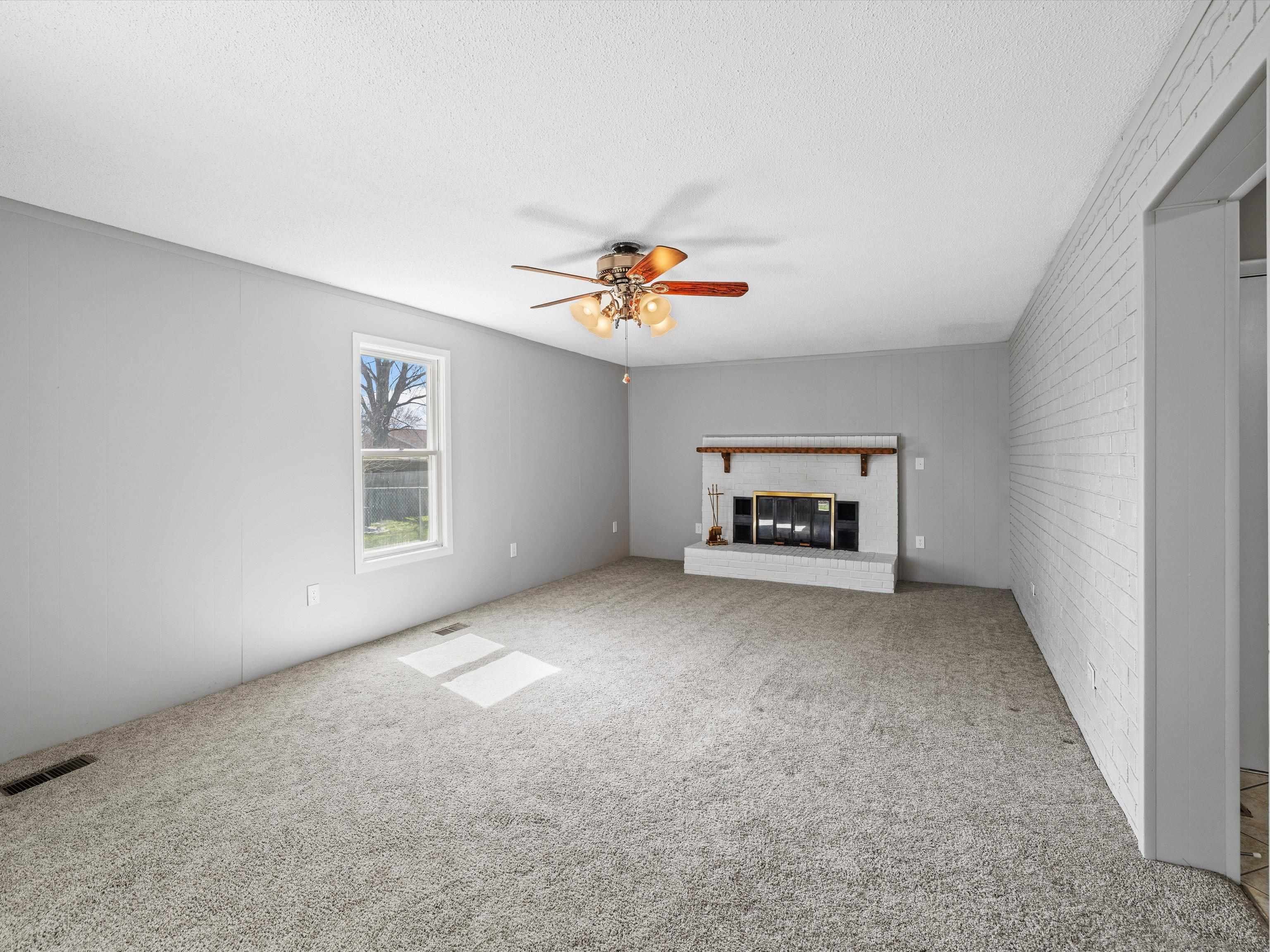 2428 Tamarack Road, Owensboro, Kentucky 42301, 3 Bedrooms Bedrooms, ,1 BathroomBathrooms,Single Family Residence,For Sale,Tamarack Road,91827