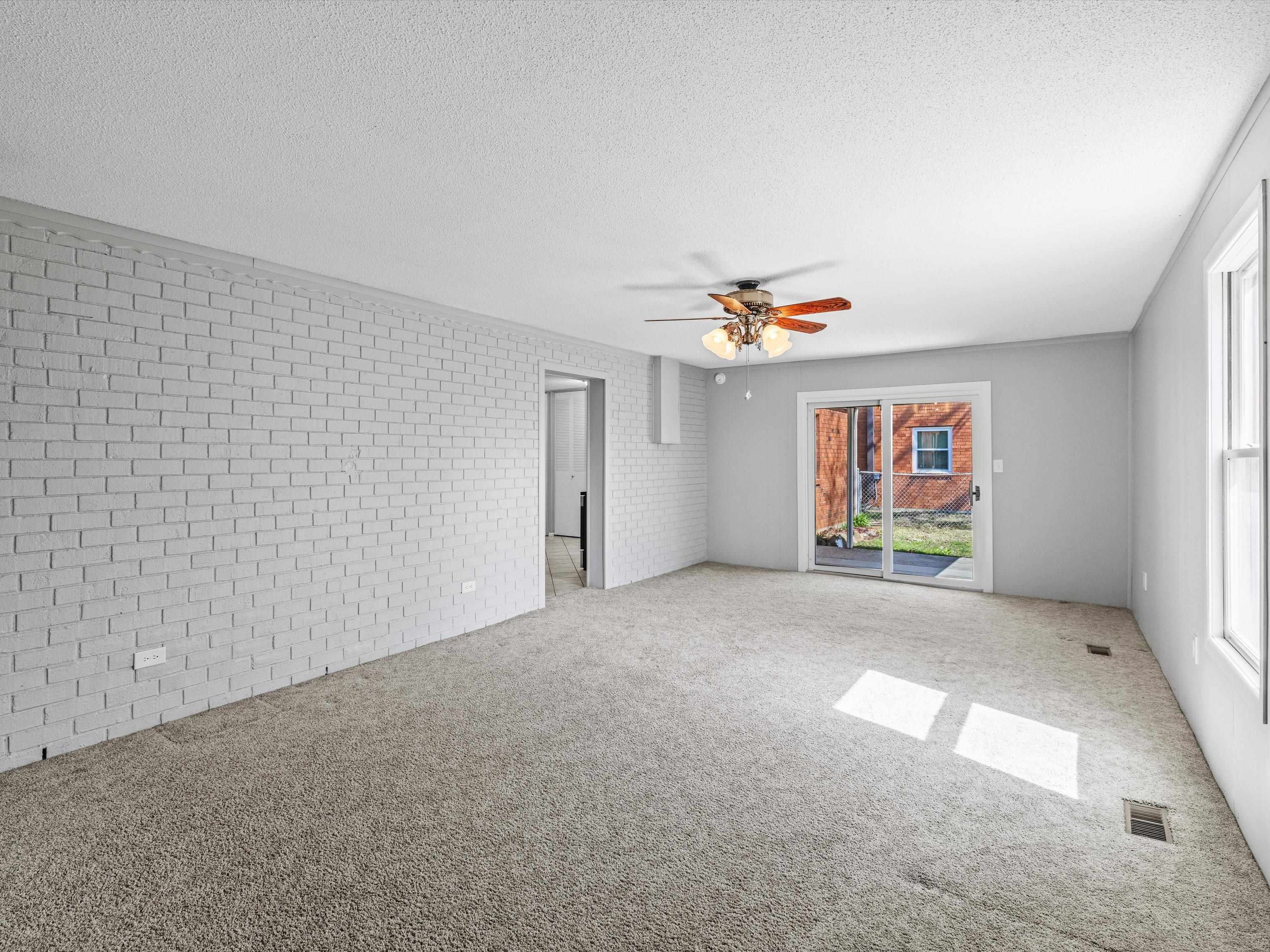 2428 Tamarack Road, Owensboro, Kentucky 42301, 3 Bedrooms Bedrooms, ,1 BathroomBathrooms,Single Family Residence,For Sale,Tamarack Road,91827