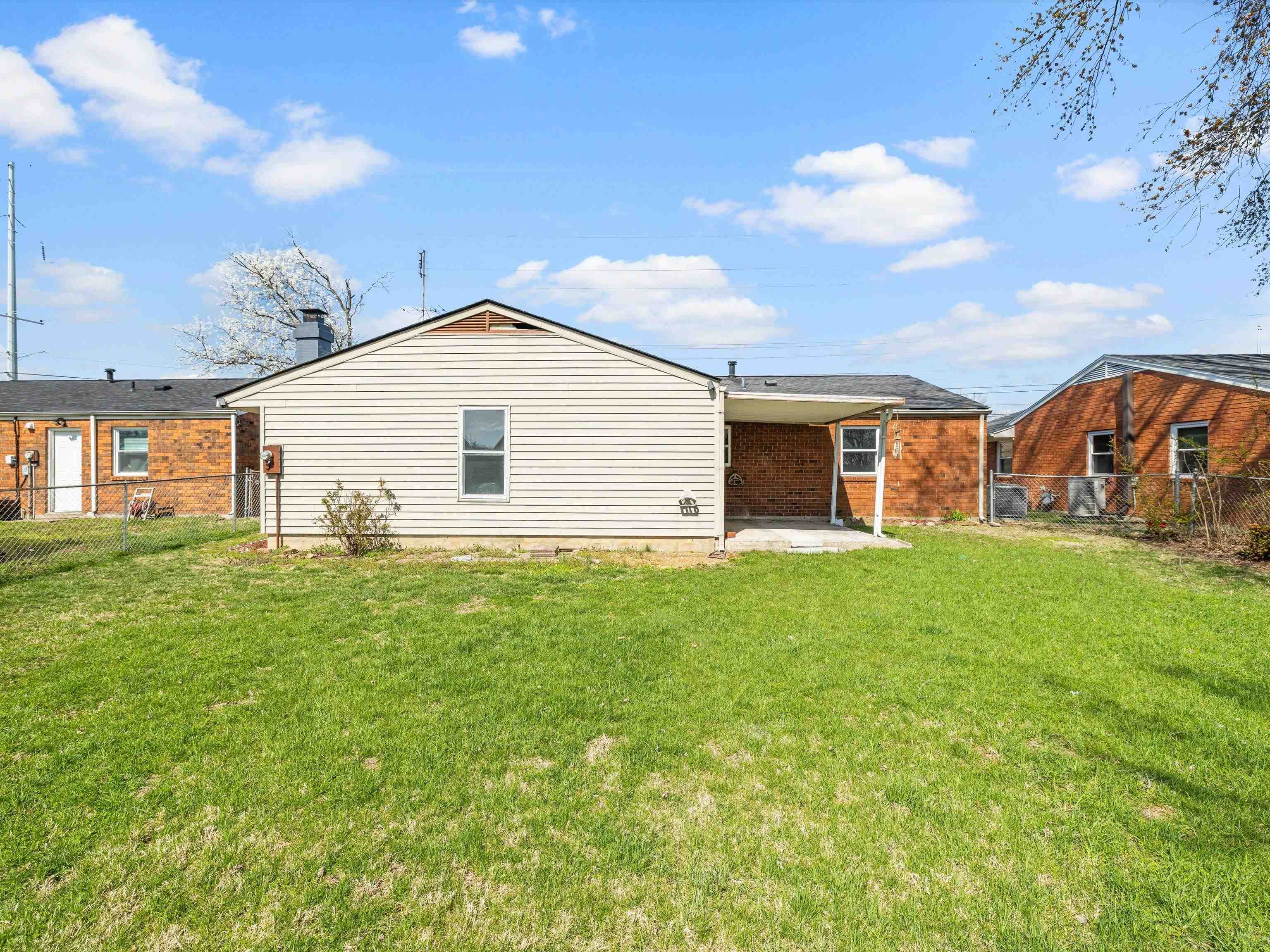 2428 Tamarack Road, Owensboro, Kentucky 42301, 3 Bedrooms Bedrooms, ,1 BathroomBathrooms,Single Family Residence,For Sale,Tamarack Road,91827