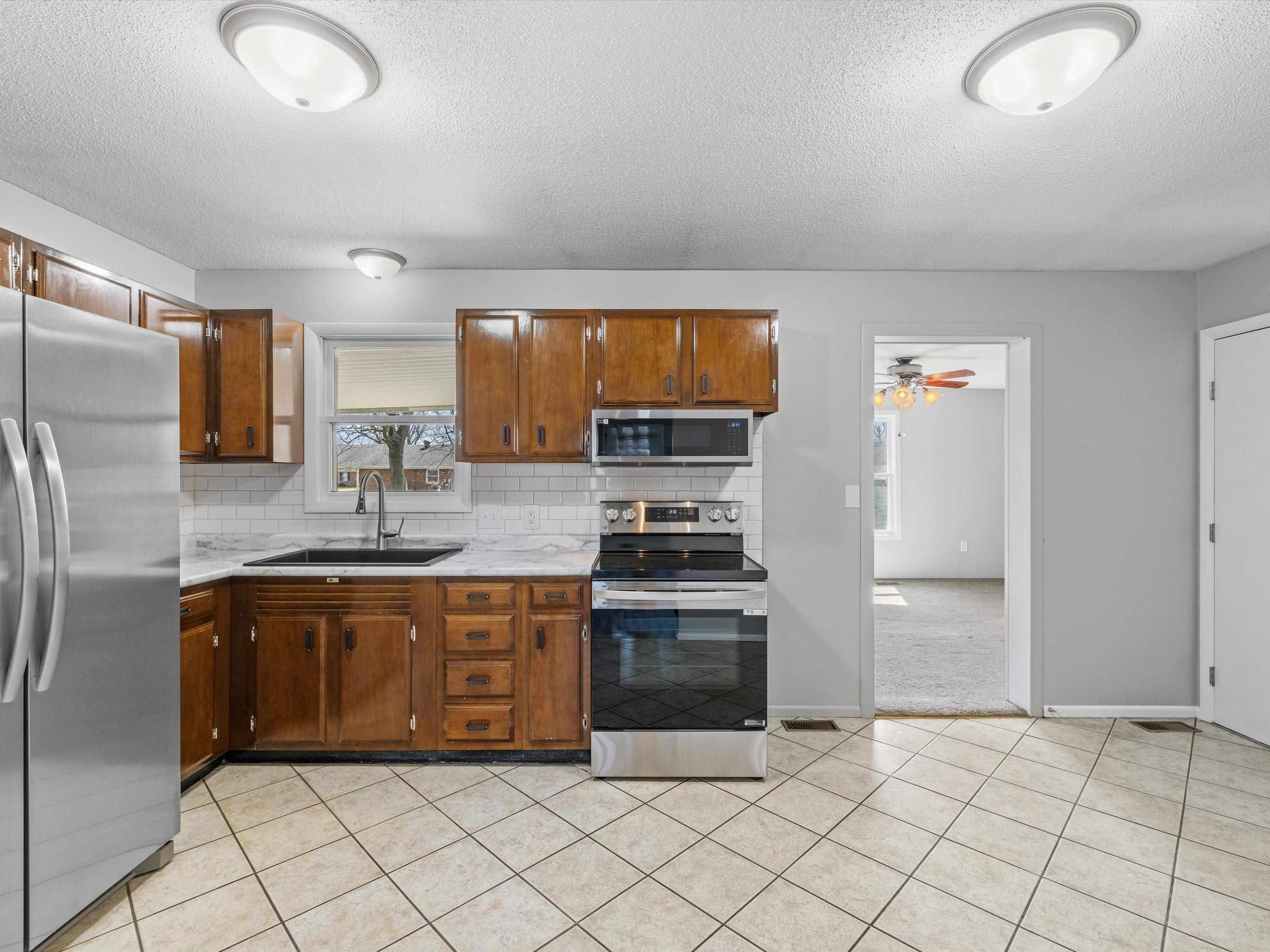 2428 Tamarack Road, Owensboro, Kentucky 42301, 3 Bedrooms Bedrooms, ,1 BathroomBathrooms,Single Family Residence,For Sale,Tamarack Road,91827
