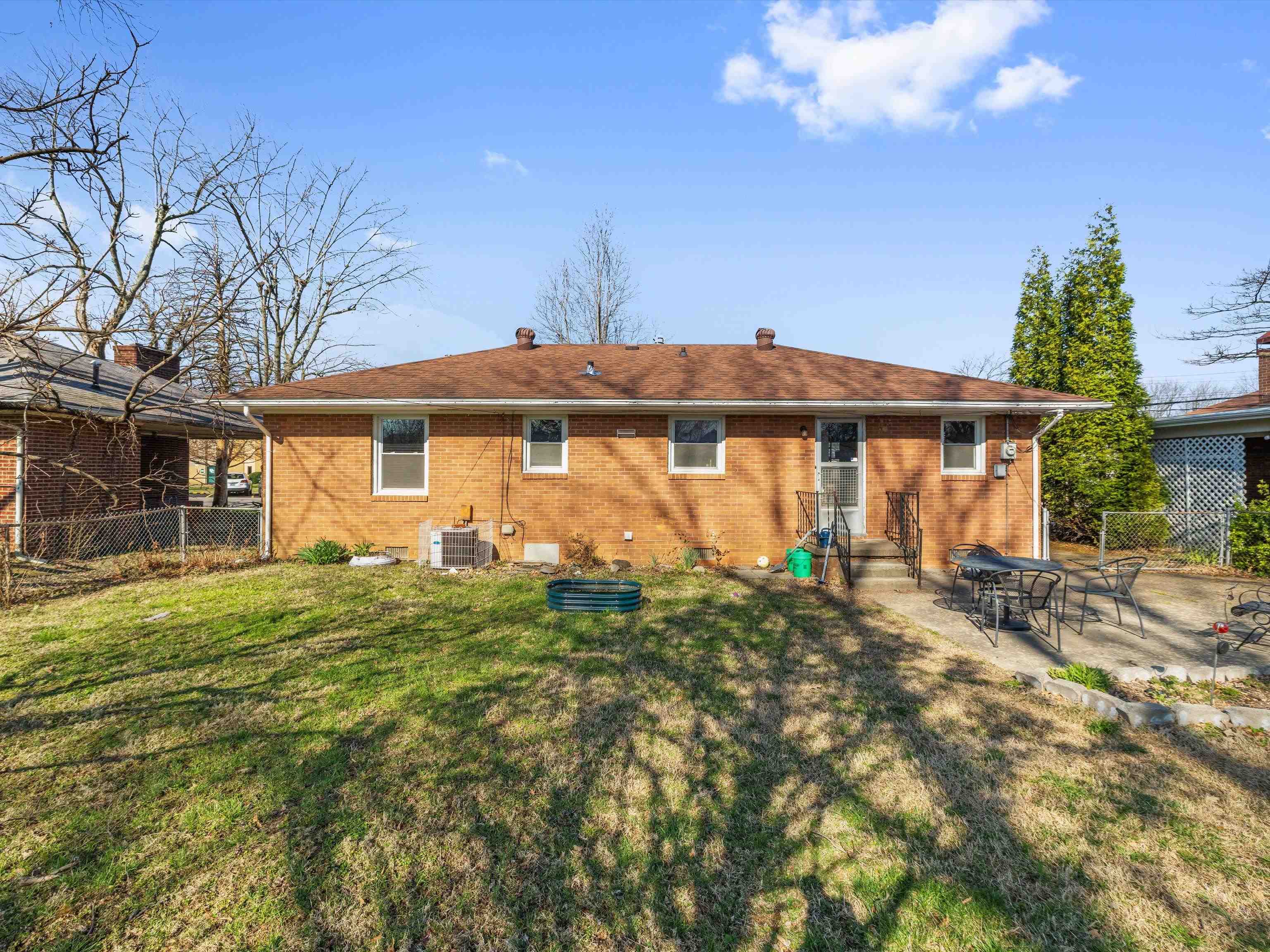 2521 Christie Place, Owensboro, Kentucky 42301, 3 Bedrooms Bedrooms, ,1 BathroomBathrooms,Single Family Residence,For Sale,Christie Place,91839