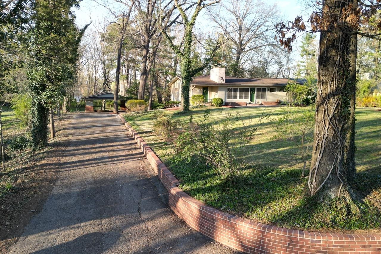 418 Cardinal Drive, Hopkinsville, Kentucky 42240, 4 Bedrooms Bedrooms, ,3 BathroomsBathrooms,Single Family Residence,For Sale,Cardinal Drive,91840