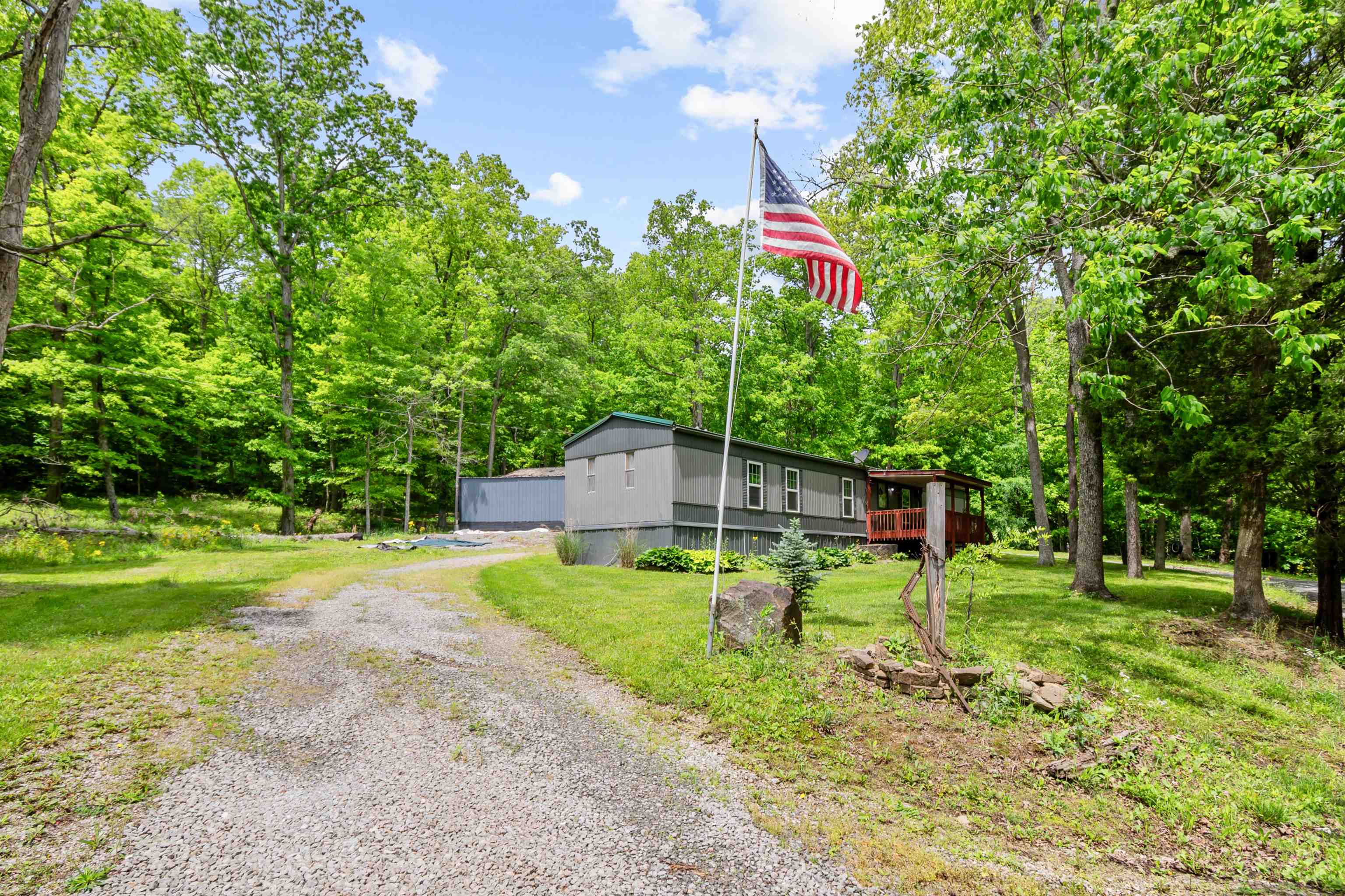 2662 Hwy 110, Falls of Rough, Kentucky 42119, 2 Bedrooms Bedrooms, ,2 BathroomsBathrooms,Single Family Residence,For Sale,Hwy 110,91852
