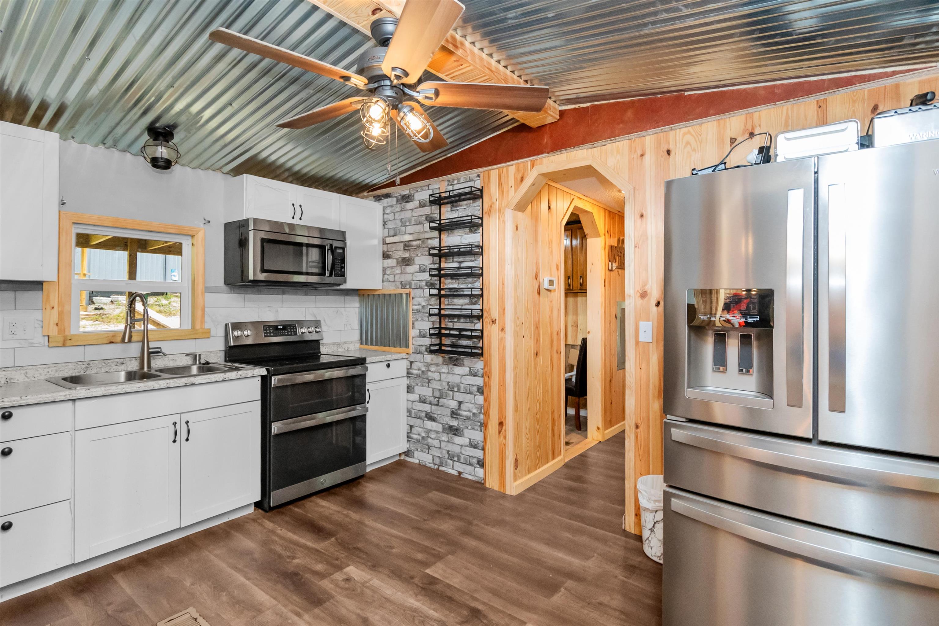 2662 Hwy 110, Falls of Rough, Kentucky 42119, 2 Bedrooms Bedrooms, ,2 BathroomsBathrooms,Single Family Residence,For Sale,Hwy 110,91852