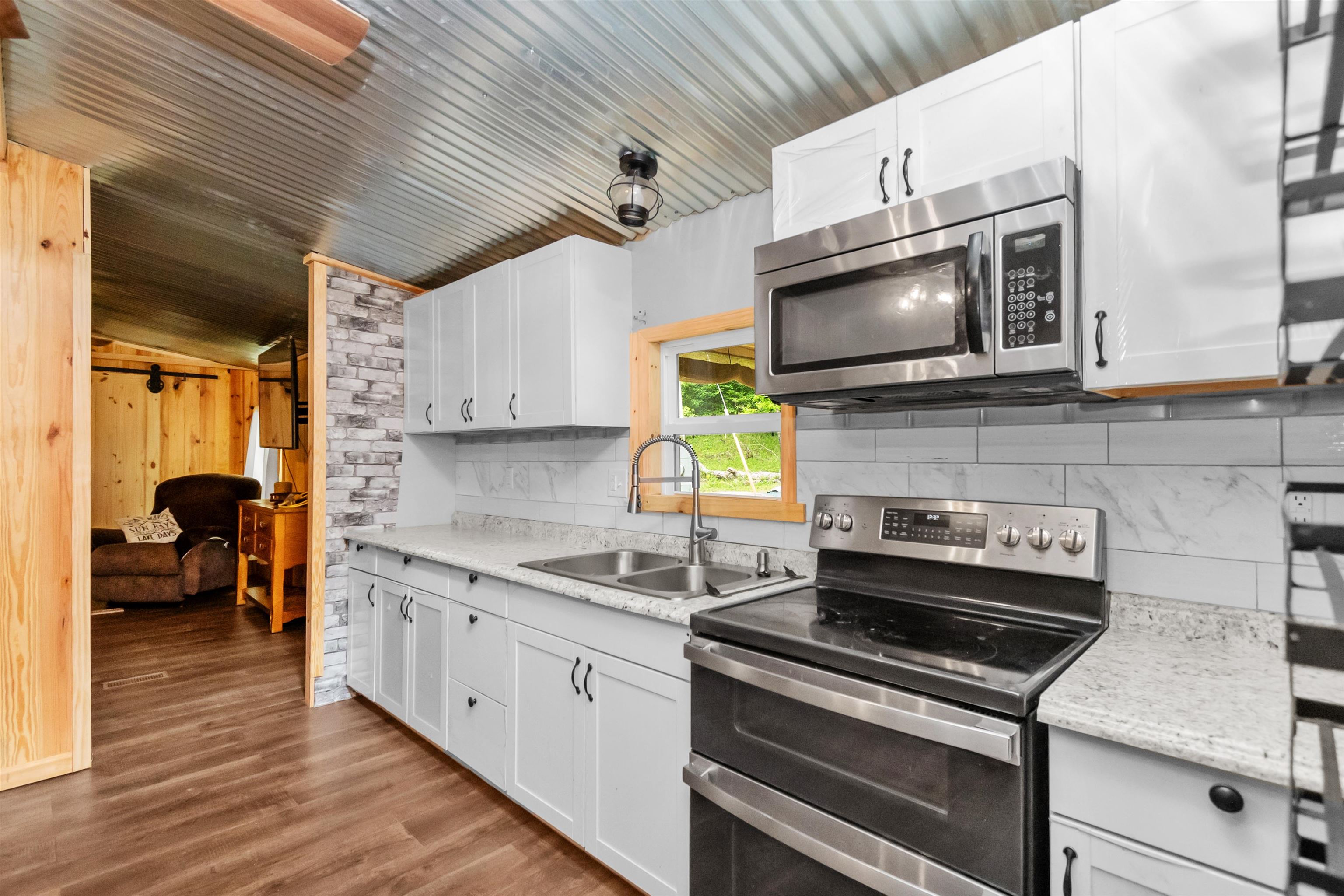 2662 Hwy 110, Falls of Rough, Kentucky 42119, 2 Bedrooms Bedrooms, ,2 BathroomsBathrooms,Single Family Residence,For Sale,Hwy 110,91852