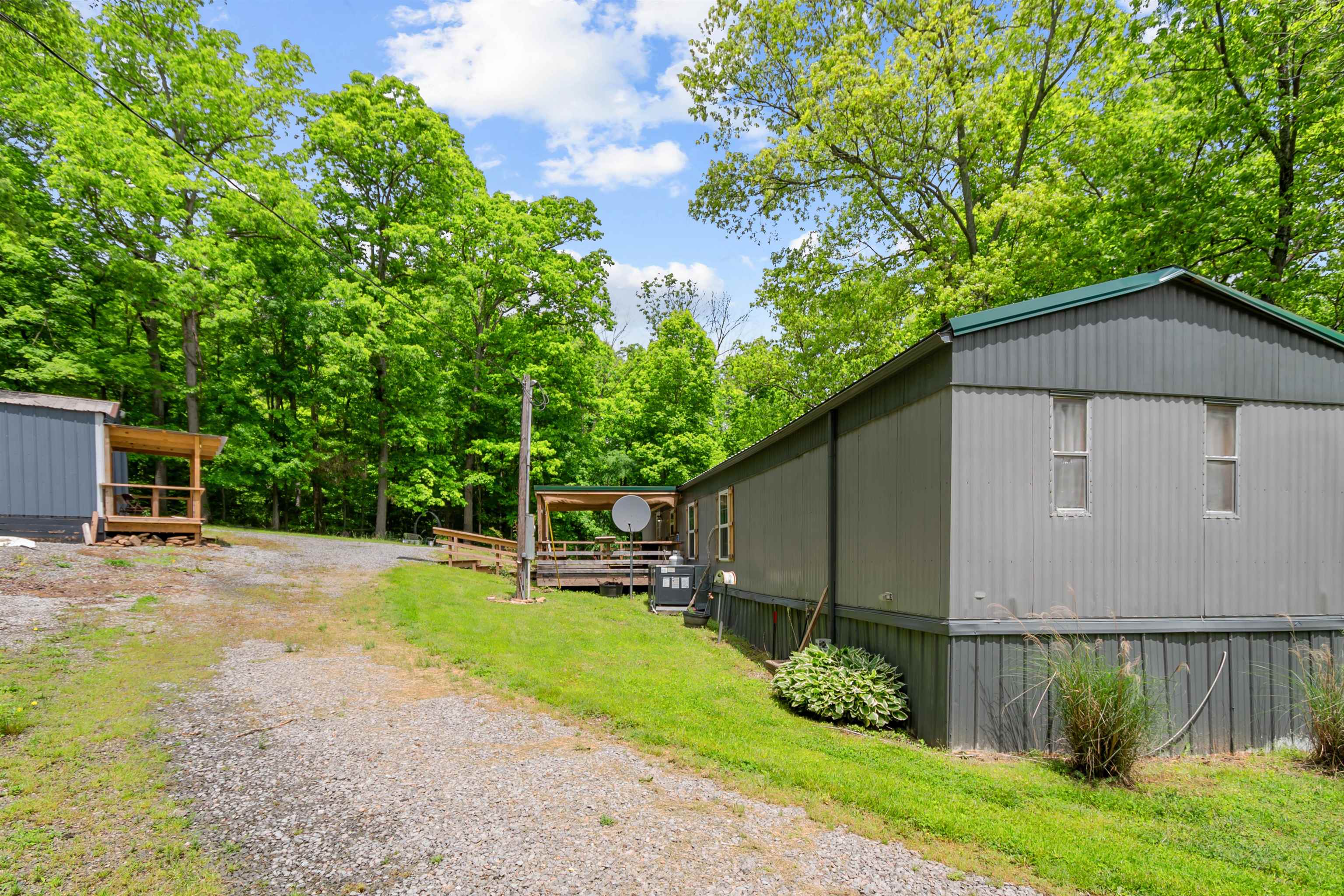 2662 Hwy 110, Falls of Rough, Kentucky 42119, 2 Bedrooms Bedrooms, ,2 BathroomsBathrooms,Single Family Residence,For Sale,Hwy 110,91852