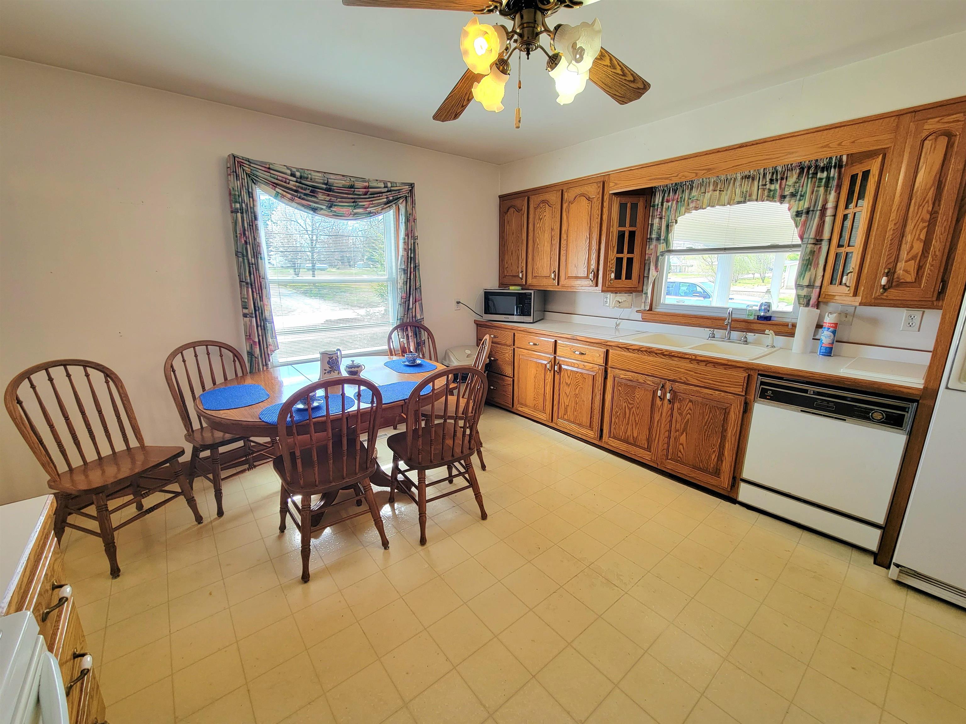 419 Main St, Centertown, Kentucky 42328, 2 Bedrooms Bedrooms, ,1 BathroomBathrooms,Single Family Residence,For Sale,Main St,91854