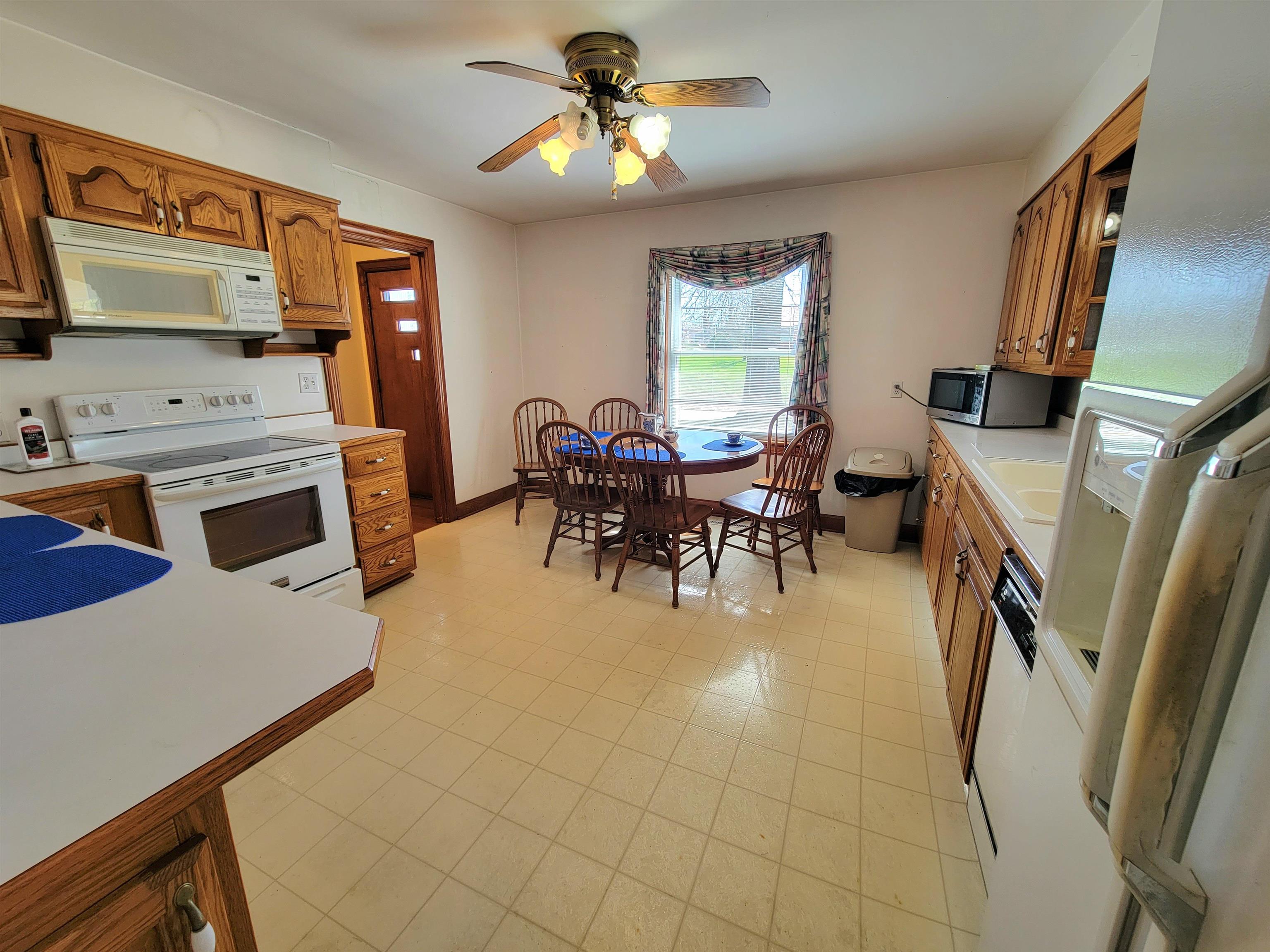 419 Main St, Centertown, Kentucky 42328, 2 Bedrooms Bedrooms, ,1 BathroomBathrooms,Single Family Residence,For Sale,Main St,91854