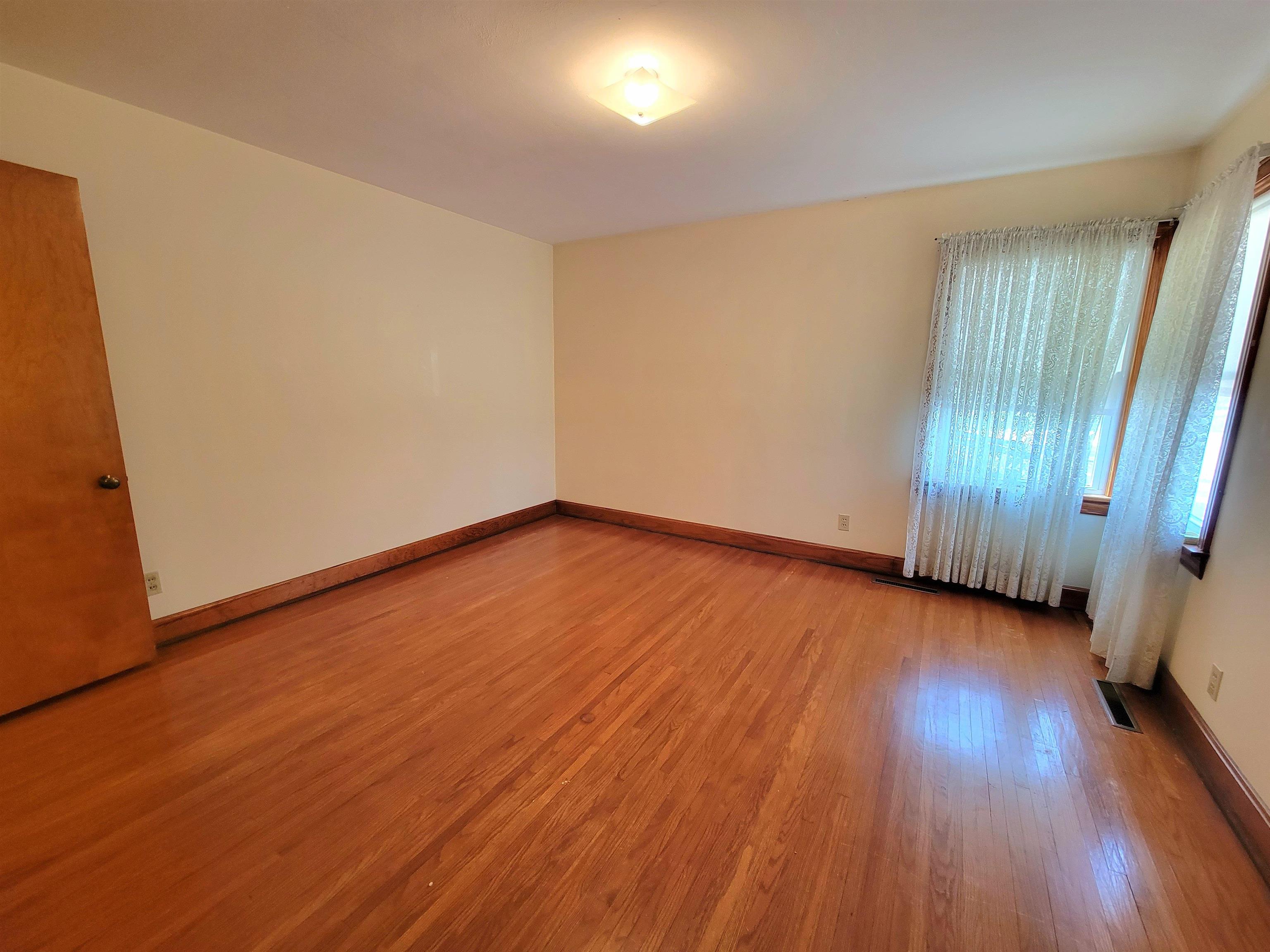 419 Main St, Centertown, Kentucky 42328, 2 Bedrooms Bedrooms, ,1 BathroomBathrooms,Single Family Residence,For Sale,Main St,91854