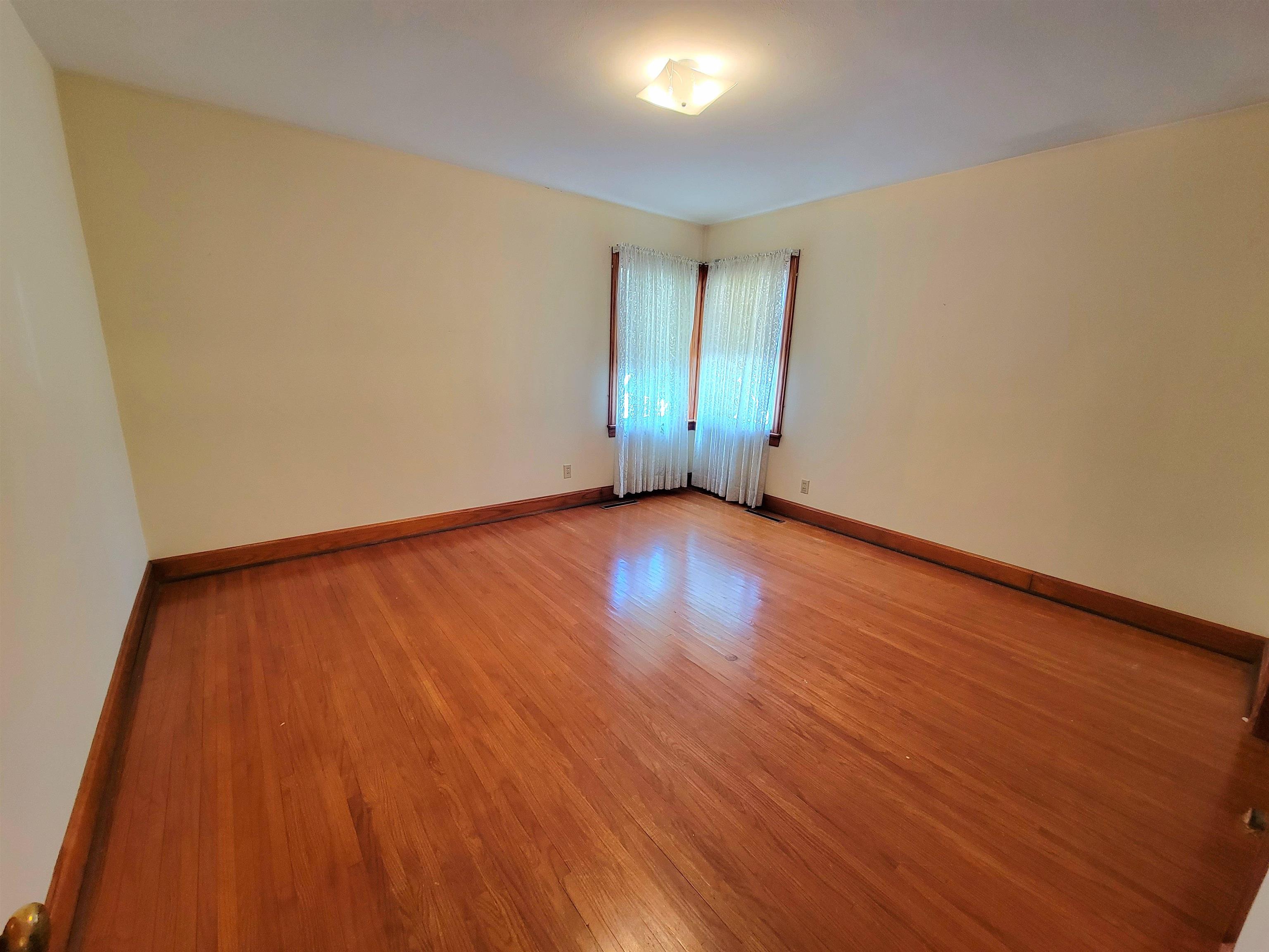 419 Main St, Centertown, Kentucky 42328, 2 Bedrooms Bedrooms, ,1 BathroomBathrooms,Single Family Residence,For Sale,Main St,91854