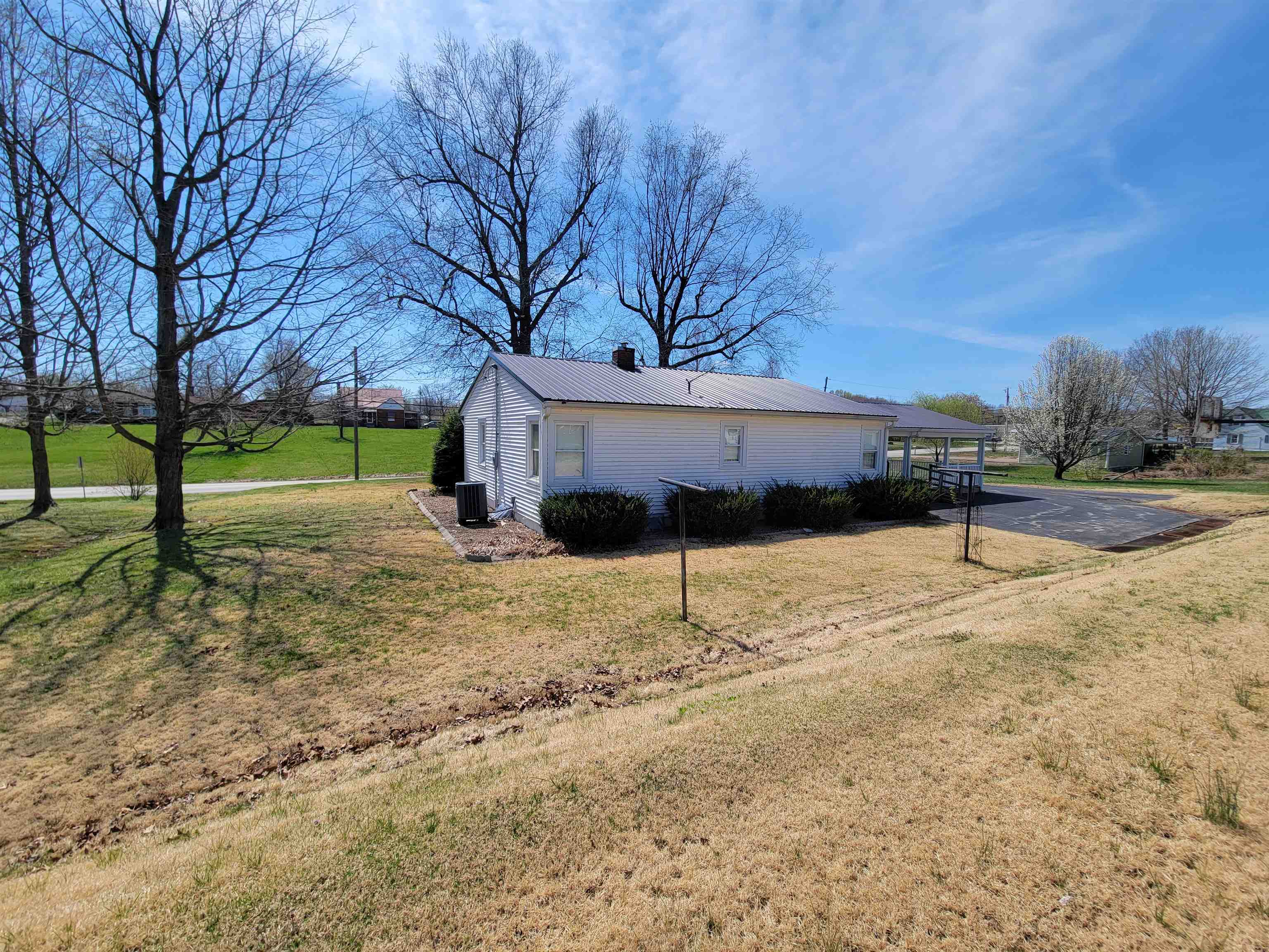 419 Main St, Centertown, Kentucky 42328, 2 Bedrooms Bedrooms, ,1 BathroomBathrooms,Single Family Residence,For Sale,Main St,91854