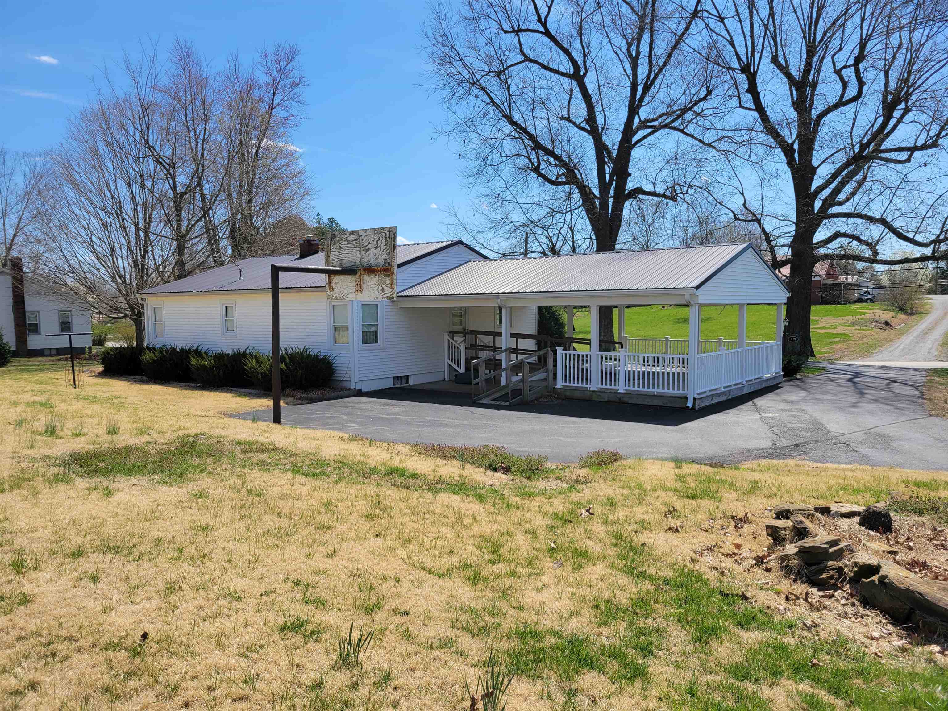 419 Main St, Centertown, Kentucky 42328, 2 Bedrooms Bedrooms, ,1 BathroomBathrooms,Single Family Residence,For Sale,Main St,91854