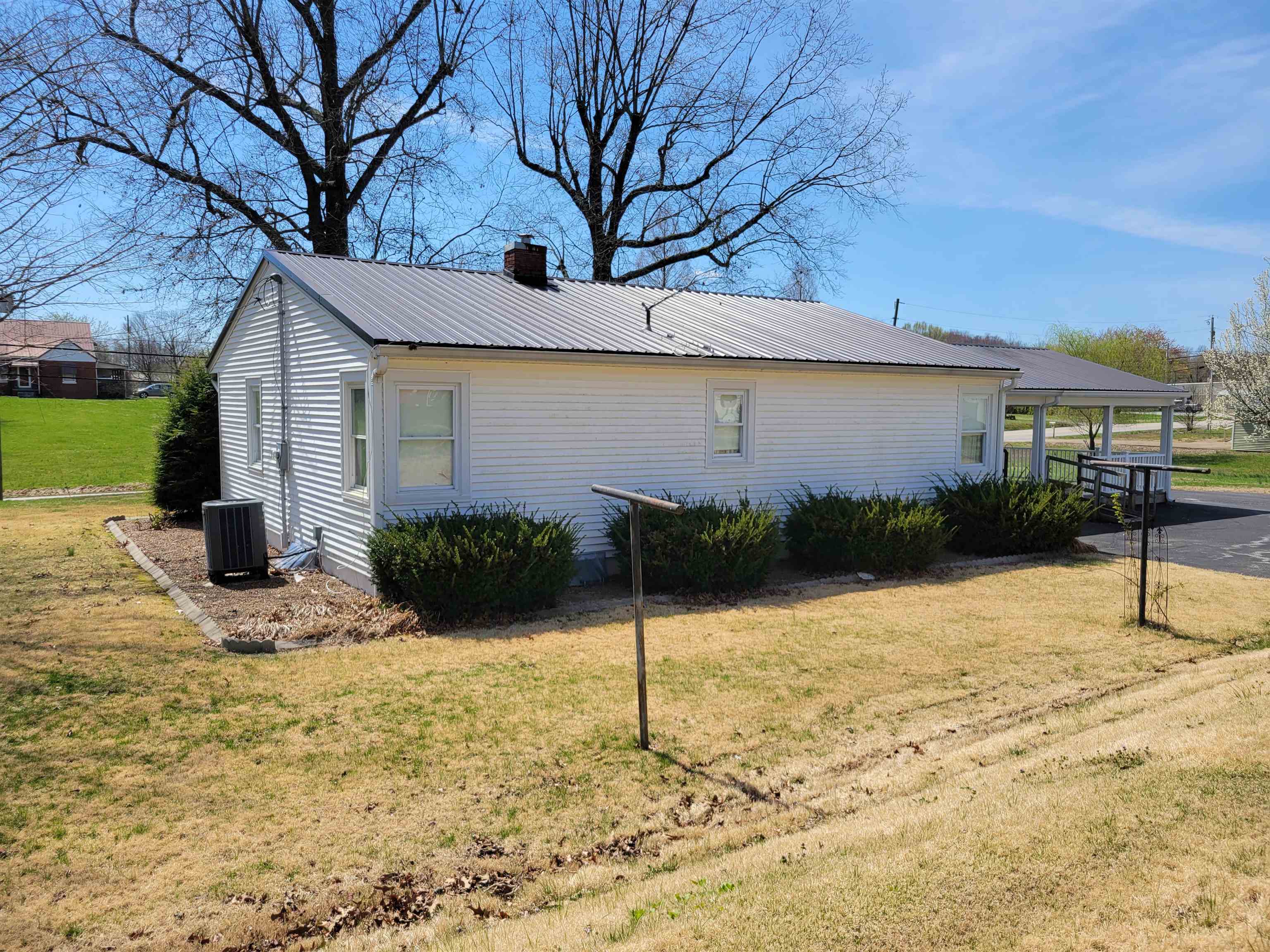 419 Main St, Centertown, Kentucky 42328, 2 Bedrooms Bedrooms, ,1 BathroomBathrooms,Single Family Residence,For Sale,Main St,91854