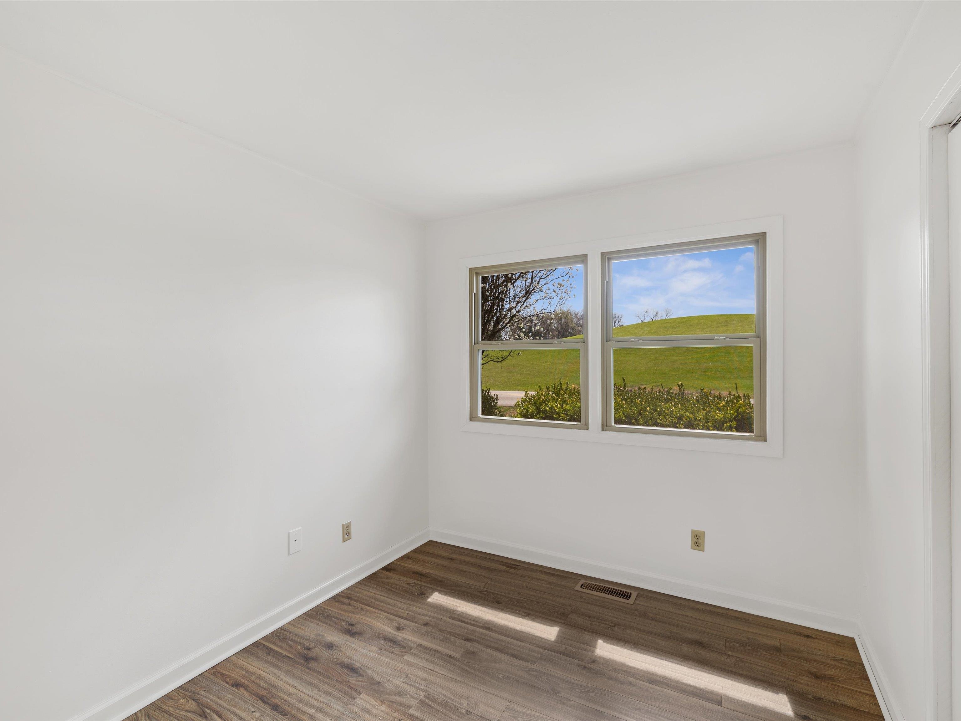 1917 Reid Road, Owensboro, Kentucky 42303, 3 Bedrooms Bedrooms, ,1 BathroomBathrooms,Single Family Residence,For Sale,Reid Road,91855