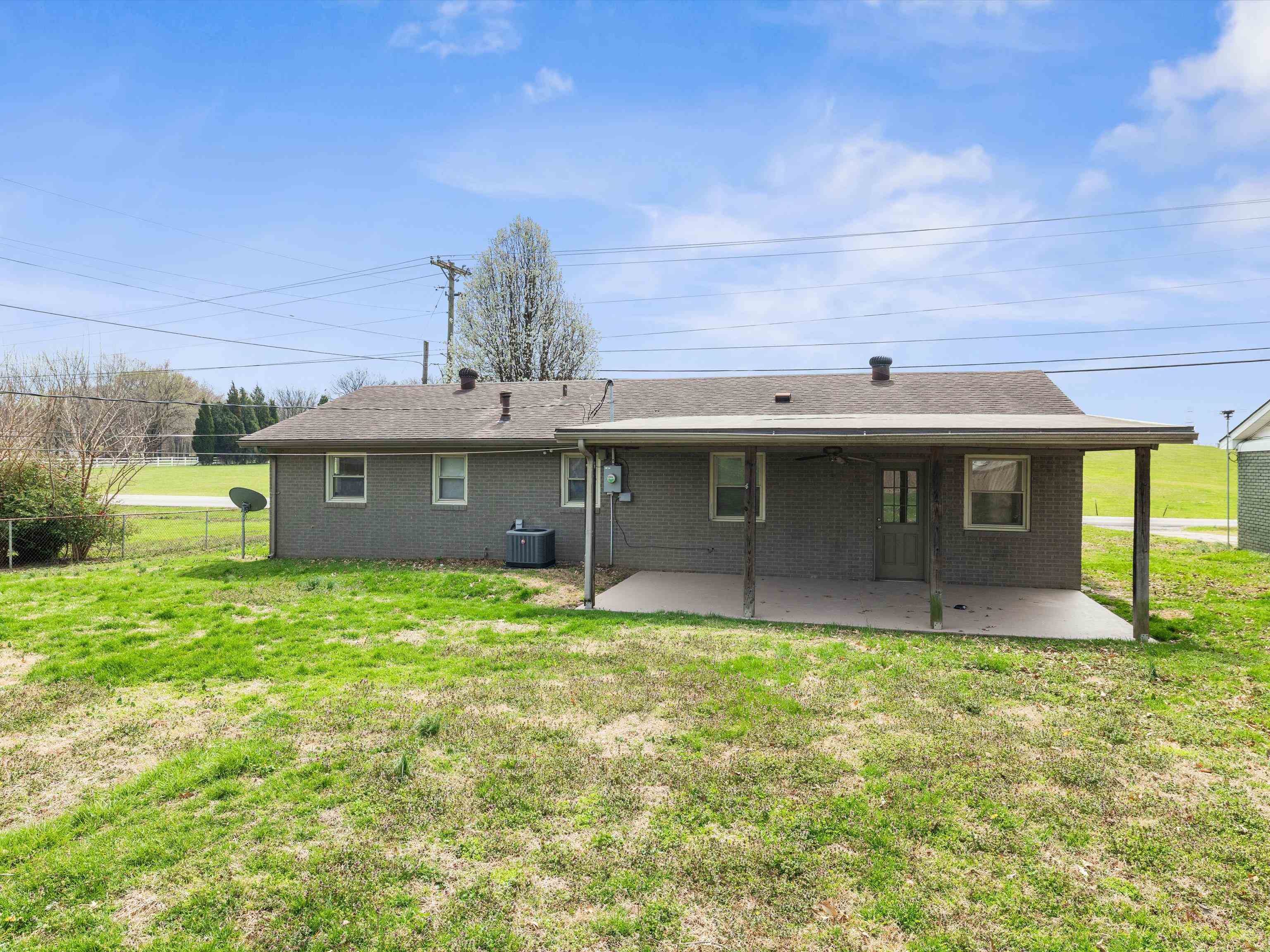 1917 Reid Road, Owensboro, Kentucky 42303, 3 Bedrooms Bedrooms, ,1 BathroomBathrooms,Single Family Residence,For Sale,Reid Road,91855