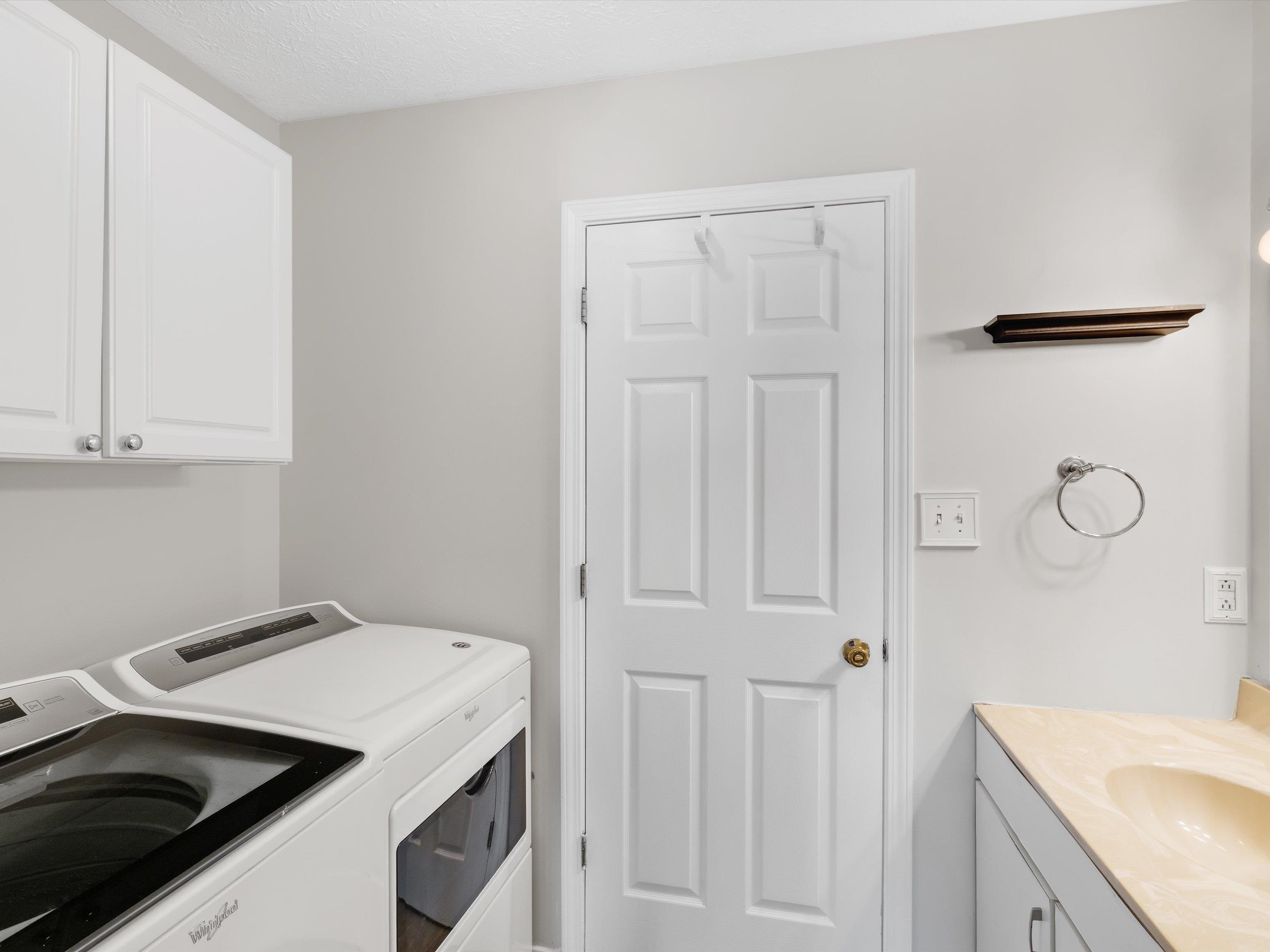 2500 Lake Pointe, Owensboro, Kentucky 42301, 2 Bedrooms Bedrooms, ,1 BathroomBathrooms,Single Family Residence,For Sale,Lake Pointe,91860