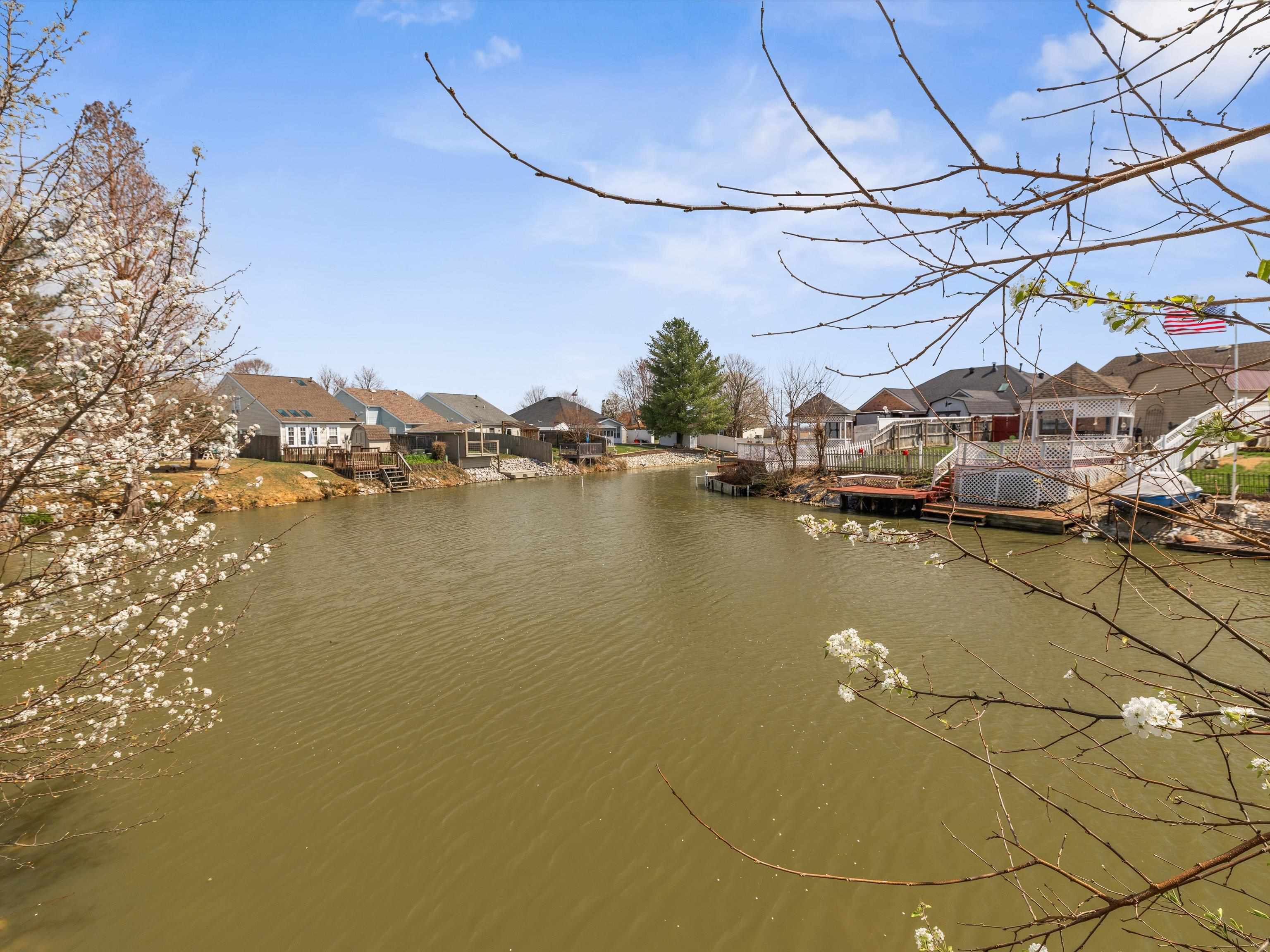 2500 Lake Pointe, Owensboro, Kentucky 42301, 2 Bedrooms Bedrooms, ,1 BathroomBathrooms,Single Family Residence,For Sale,Lake Pointe,91860