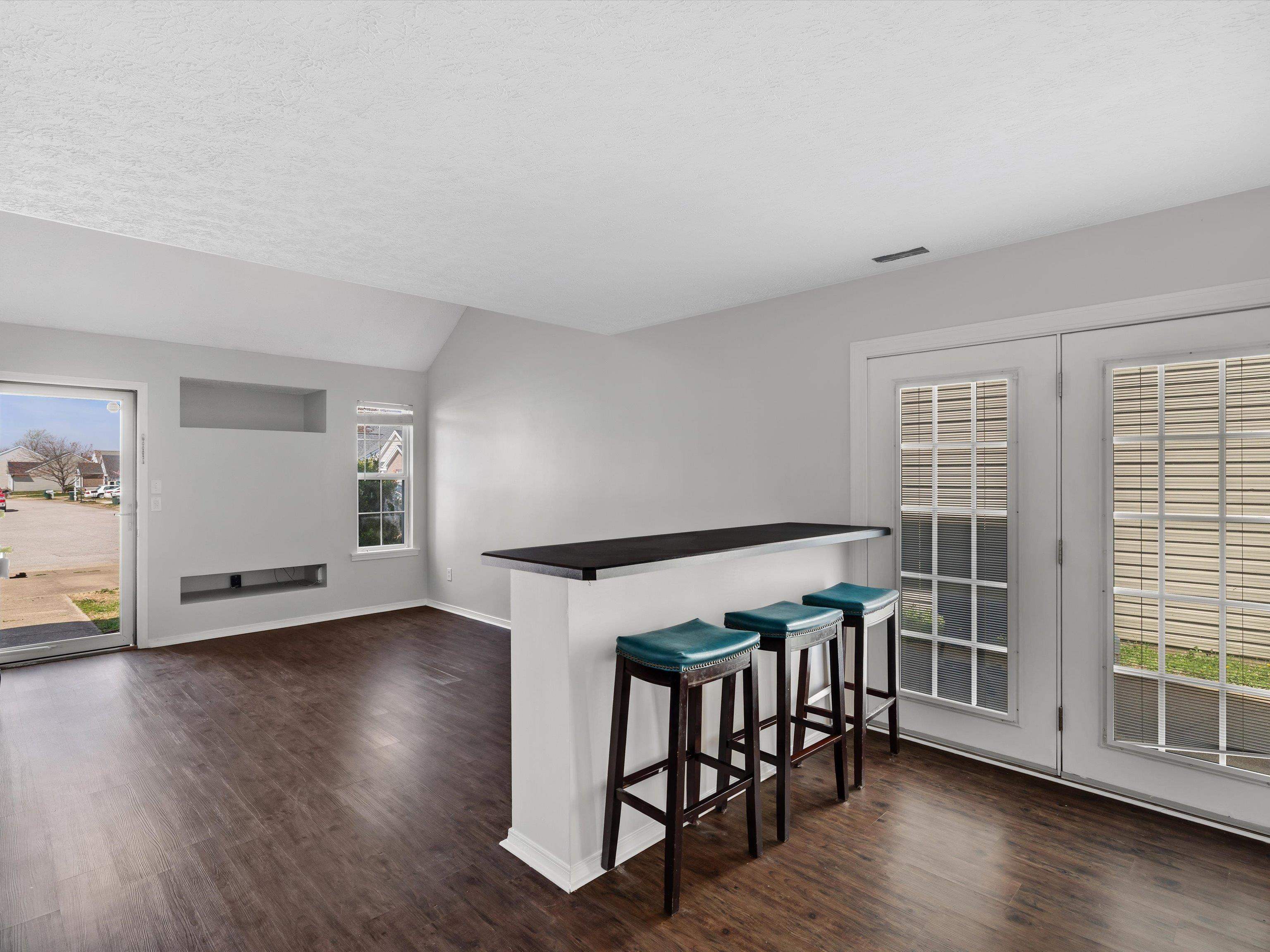 2500 Lake Pointe, Owensboro, Kentucky 42301, 2 Bedrooms Bedrooms, ,1 BathroomBathrooms,Single Family Residence,For Sale,Lake Pointe,91860