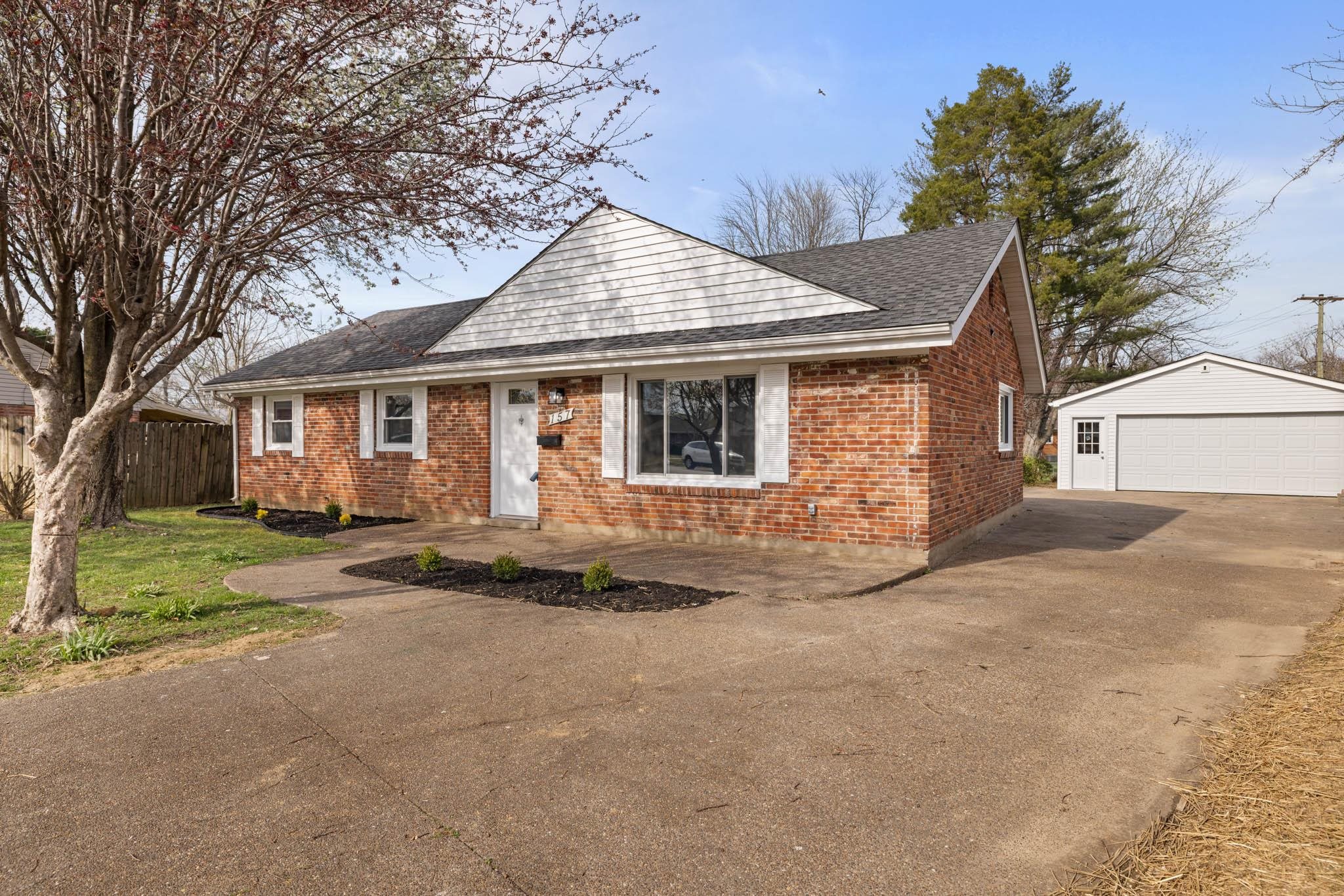157 Whittier Drive, Owensboro, Kentucky 42303, 3 Bedrooms Bedrooms, ,1 BathroomBathrooms,Single Family Residence,For Sale,Whittier Drive,91868