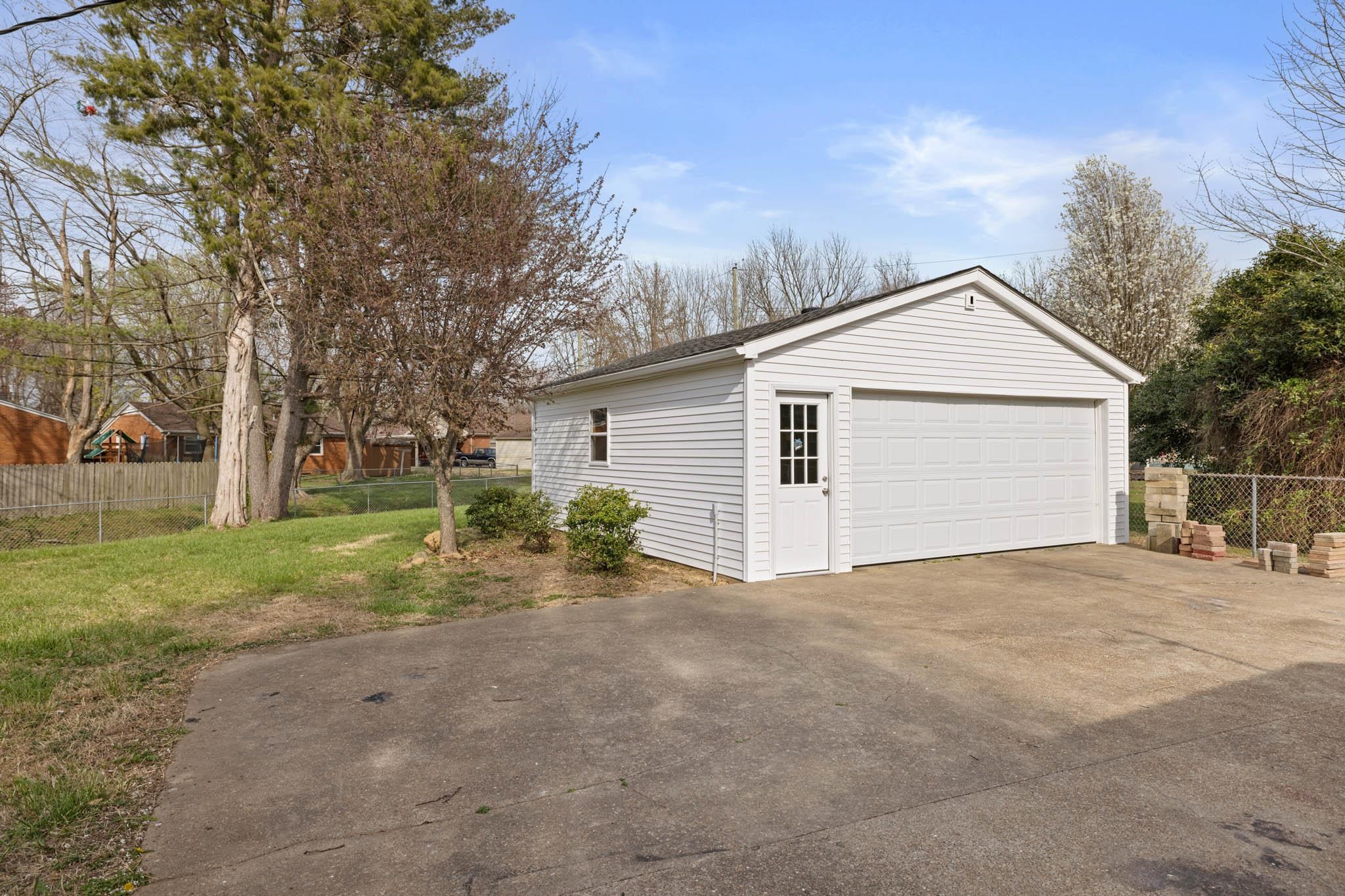 157 Whittier Drive, Owensboro, Kentucky 42303, 3 Bedrooms Bedrooms, ,1 BathroomBathrooms,Single Family Residence,For Sale,Whittier Drive,91868