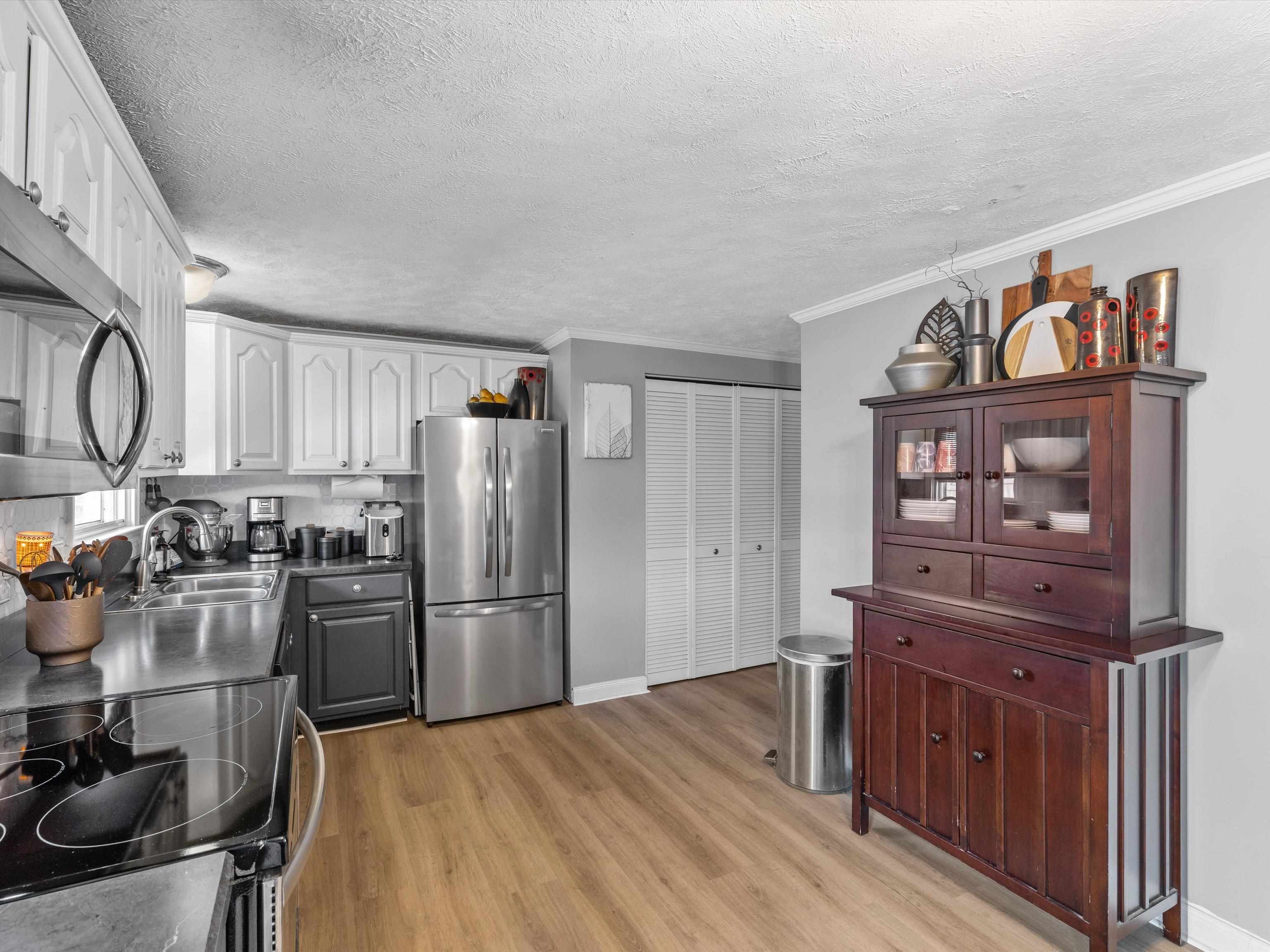 2421 Strickland Drive, Owensboro, Kentucky 42301, 3 Bedrooms Bedrooms, ,1 BathroomBathrooms,Single Family Residence,For Sale,Strickland Drive,91877