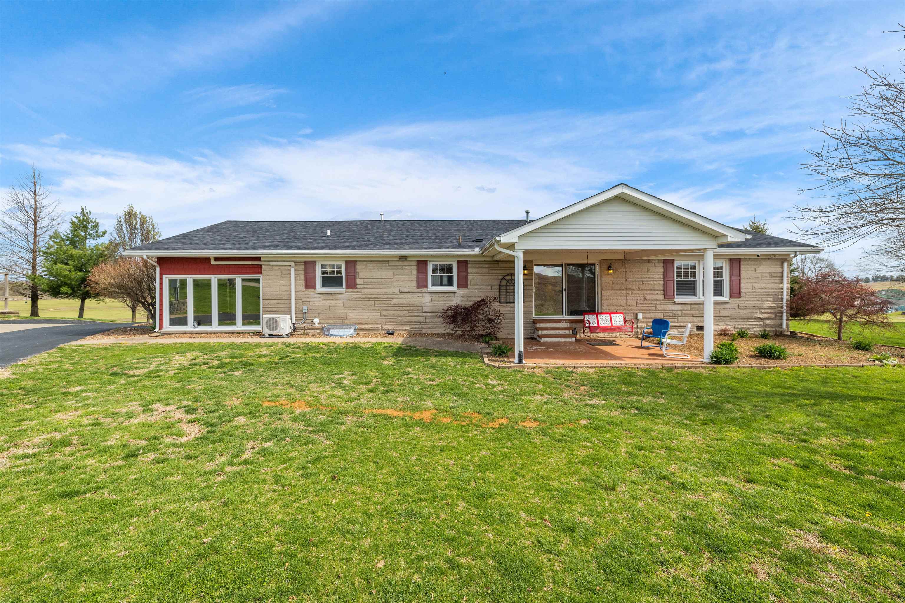 821 Sharp Road, Utica, Kentucky 42376, 3 Bedrooms Bedrooms, ,2 BathroomsBathrooms,Single Family Residence,For Sale,Sharp Road,91878