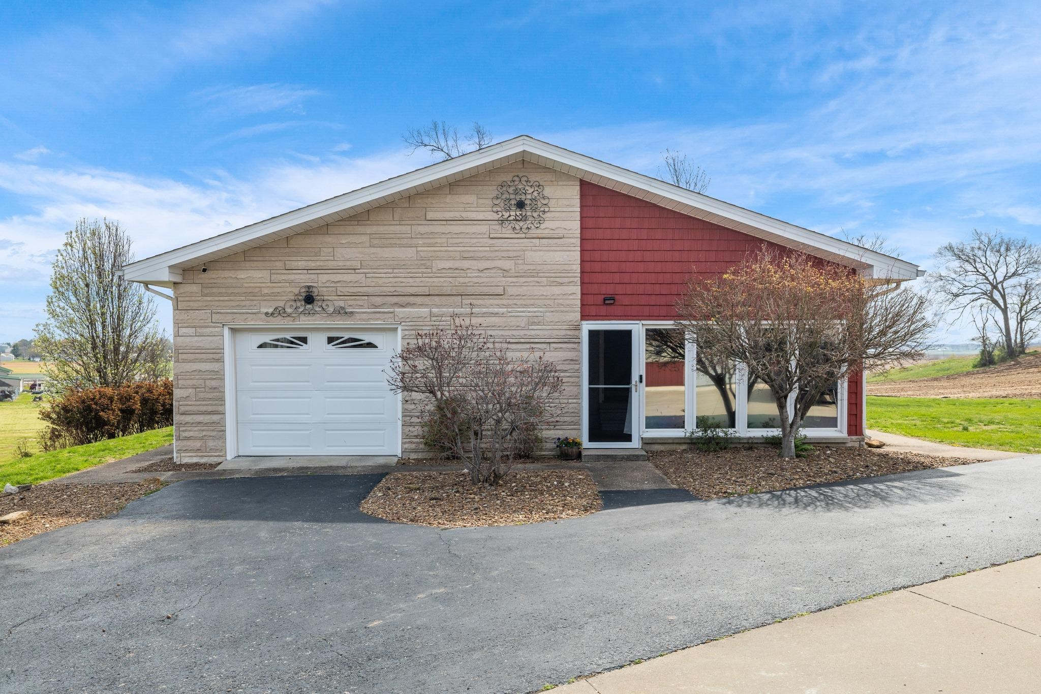 821 Sharp Road, Utica, Kentucky 42376, 3 Bedrooms Bedrooms, ,2 BathroomsBathrooms,Single Family Residence,For Sale,Sharp Road,91878