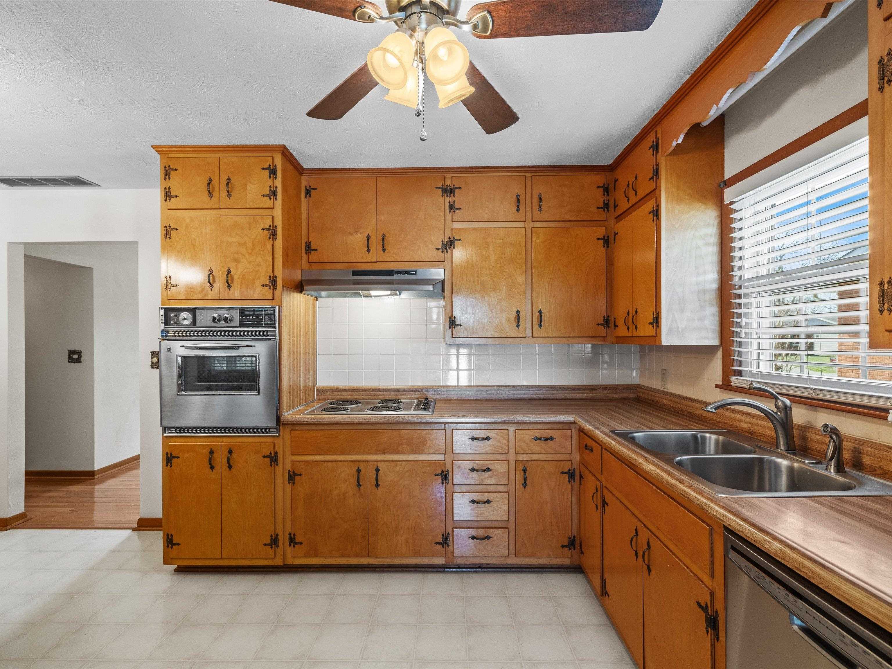 3513 Lewis Lane, Owensboro, Kentucky 42301, 3 Bedrooms Bedrooms, ,1 BathroomBathrooms,Single Family Residence,For Sale,Lewis Lane,91879