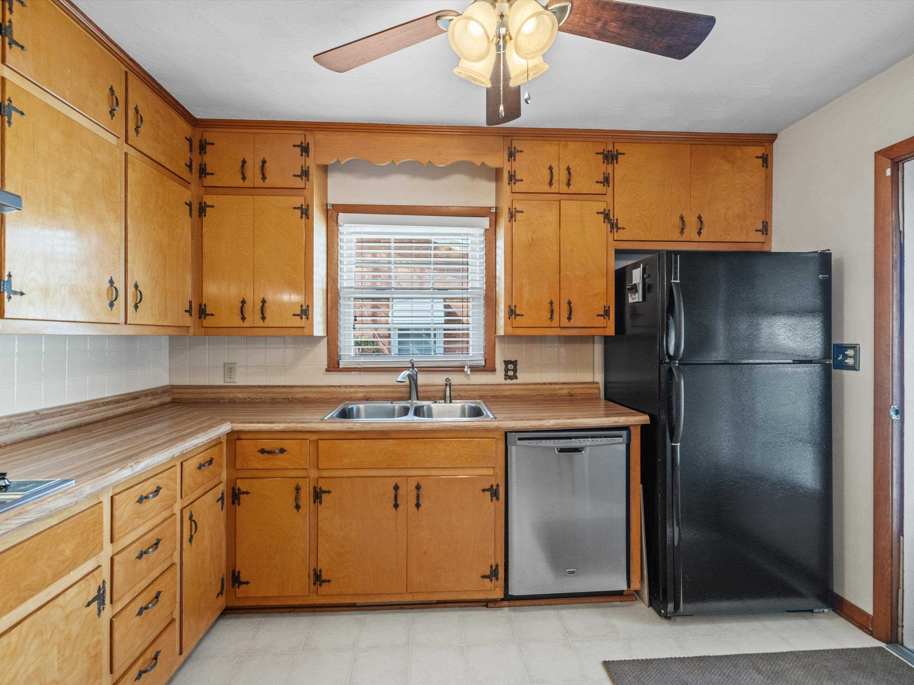 3513 Lewis Lane, Owensboro, Kentucky 42301, 3 Bedrooms Bedrooms, ,1 BathroomBathrooms,Single Family Residence,For Sale,Lewis Lane,91879