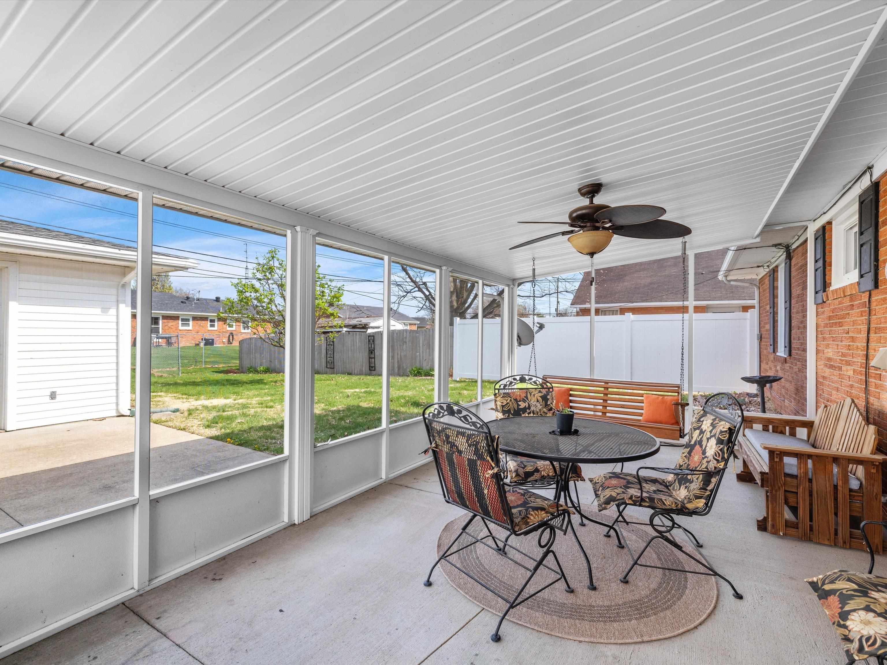 3513 Lewis Lane, Owensboro, Kentucky 42301, 3 Bedrooms Bedrooms, ,1 BathroomBathrooms,Single Family Residence,For Sale,Lewis Lane,91879