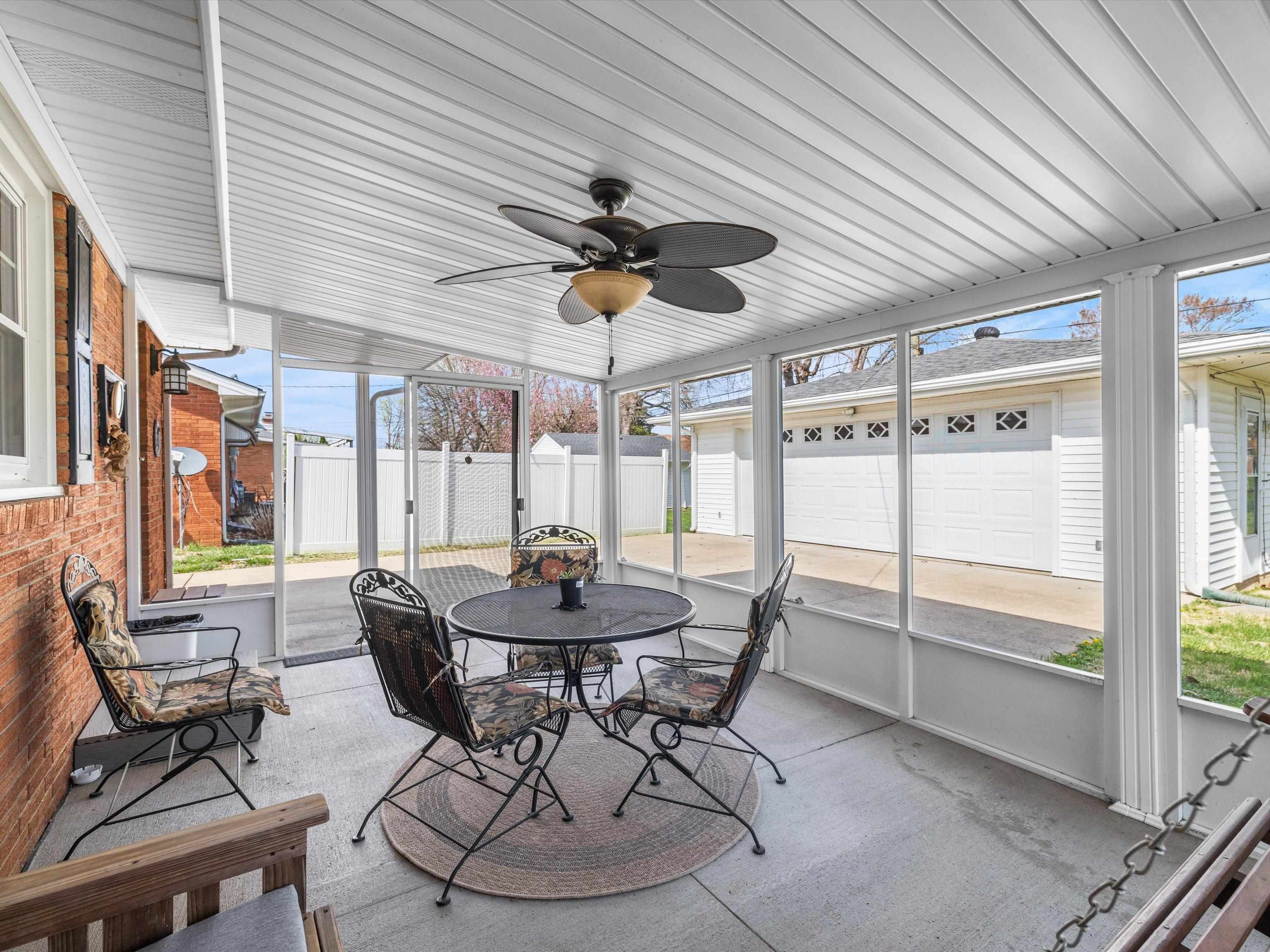 3513 Lewis Lane, Owensboro, Kentucky 42301, 3 Bedrooms Bedrooms, ,1 BathroomBathrooms,Single Family Residence,For Sale,Lewis Lane,91879
