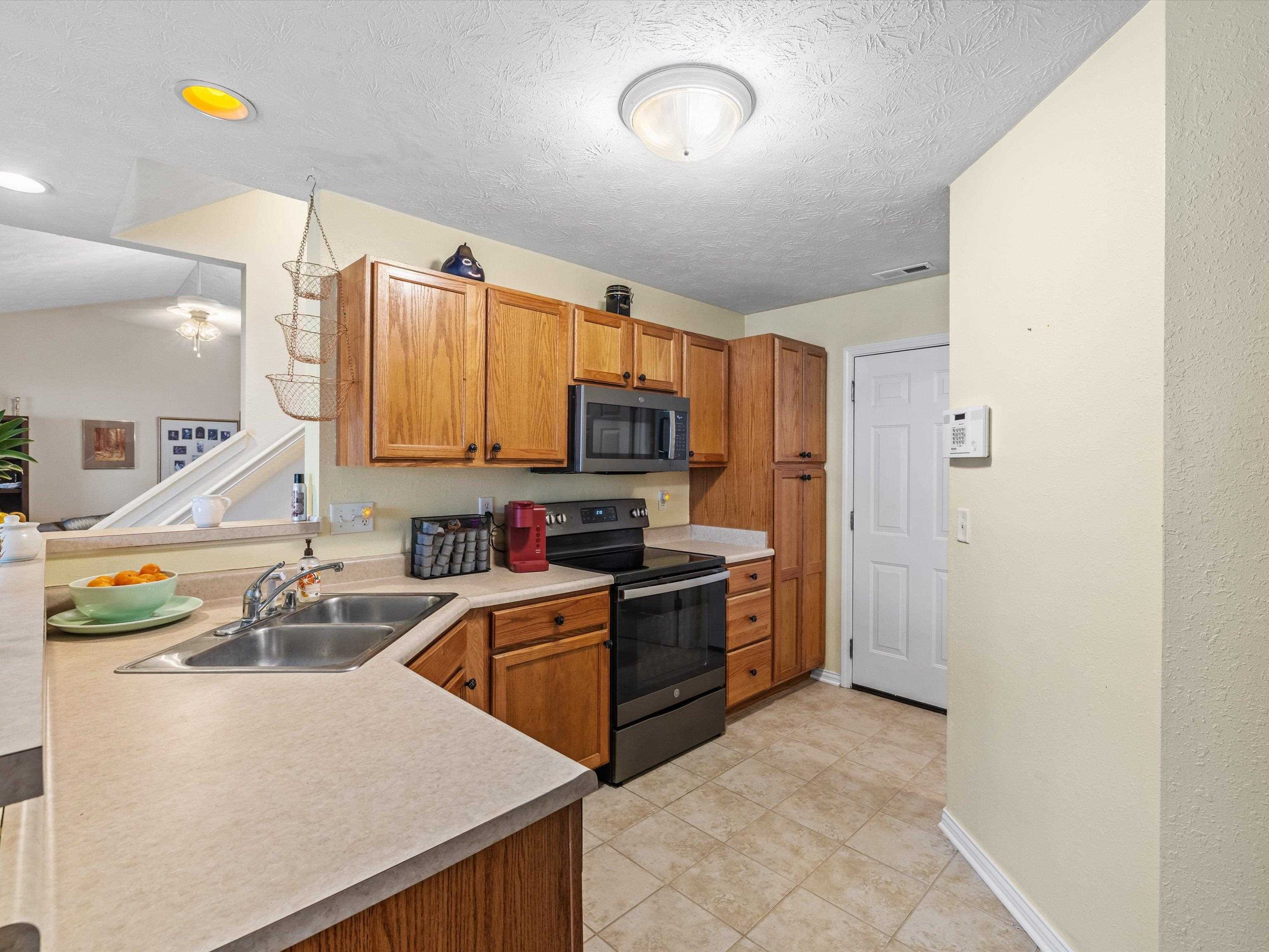 253 Fox Hollow Run, Henderson, Kentucky 42420, 3 Bedrooms Bedrooms, ,2 BathroomsBathrooms,Single Family Residence,For Sale,Fox Hollow Run,91884