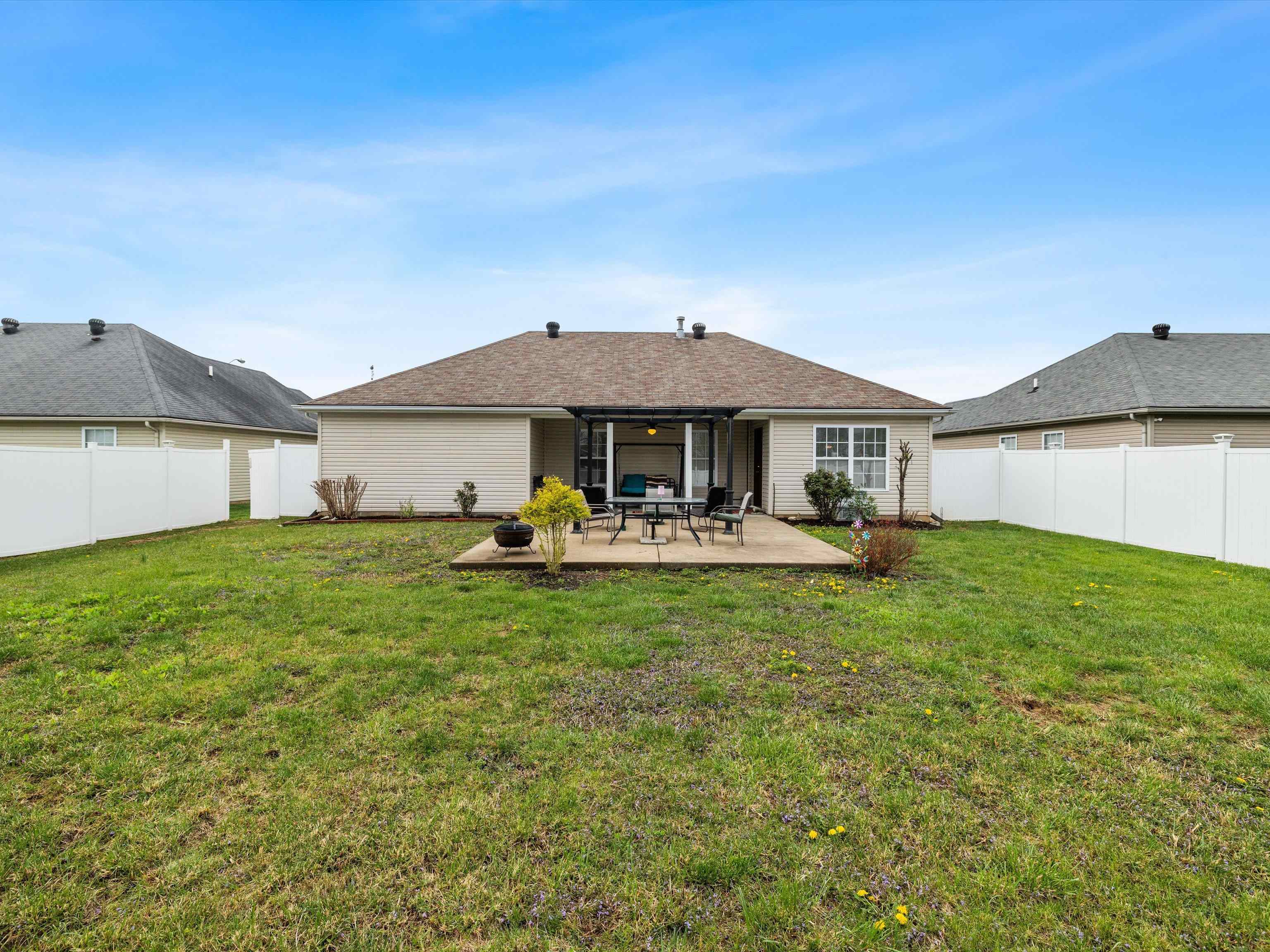 253 Fox Hollow Run, Henderson, Kentucky 42420, 3 Bedrooms Bedrooms, ,2 BathroomsBathrooms,Single Family Residence,For Sale,Fox Hollow Run,91884