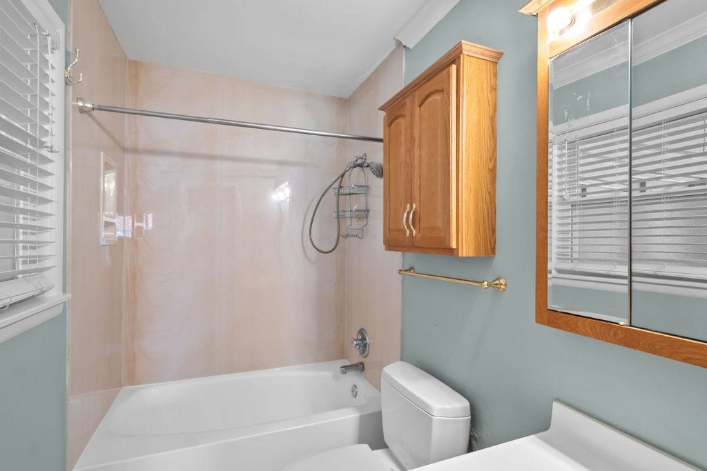 2005 York Drive, Owensboro, Kentucky 42301, 3 Bedrooms Bedrooms, ,2 BathroomsBathrooms,Single Family Residence,For Sale,York Drive,91891