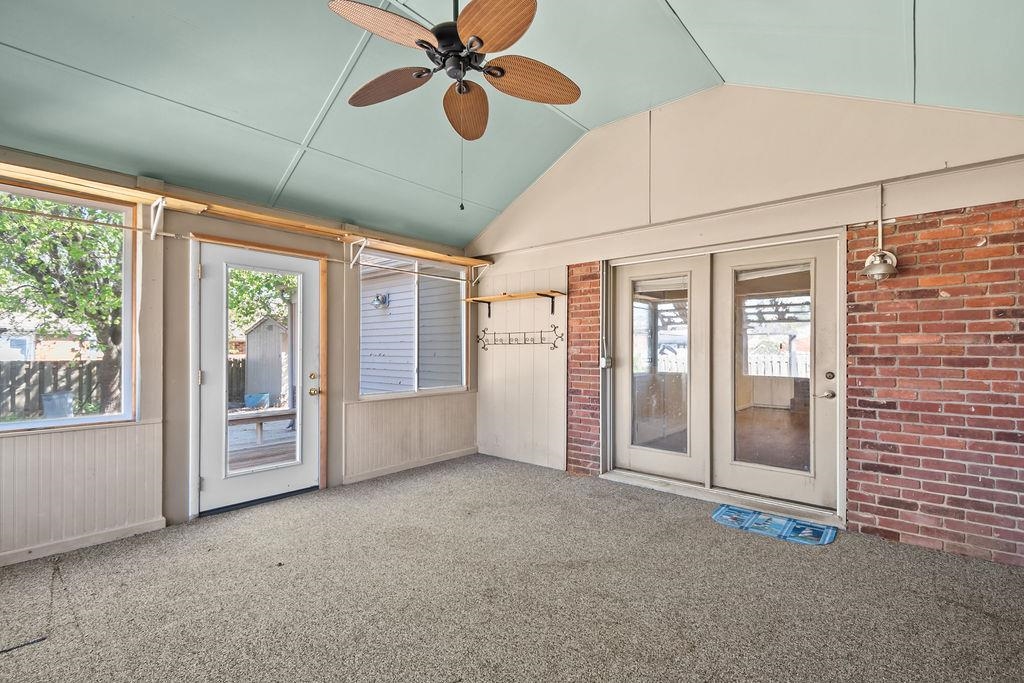 2005 York Drive, Owensboro, Kentucky 42301, 3 Bedrooms Bedrooms, ,2 BathroomsBathrooms,Single Family Residence,For Sale,York Drive,91891