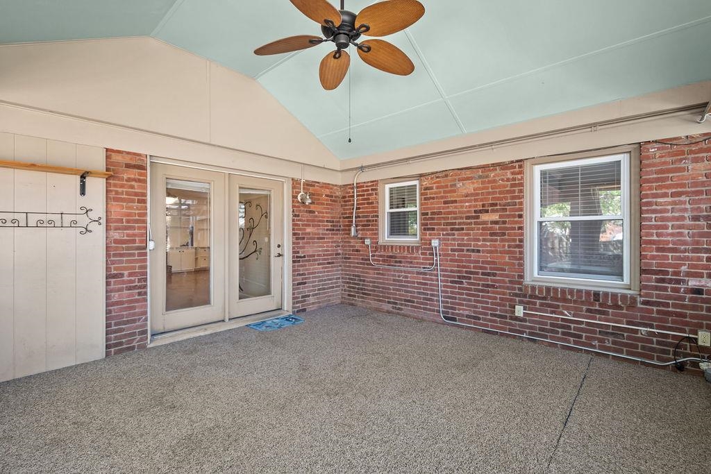 2005 York Drive, Owensboro, Kentucky 42301, 3 Bedrooms Bedrooms, ,2 BathroomsBathrooms,Single Family Residence,For Sale,York Drive,91891